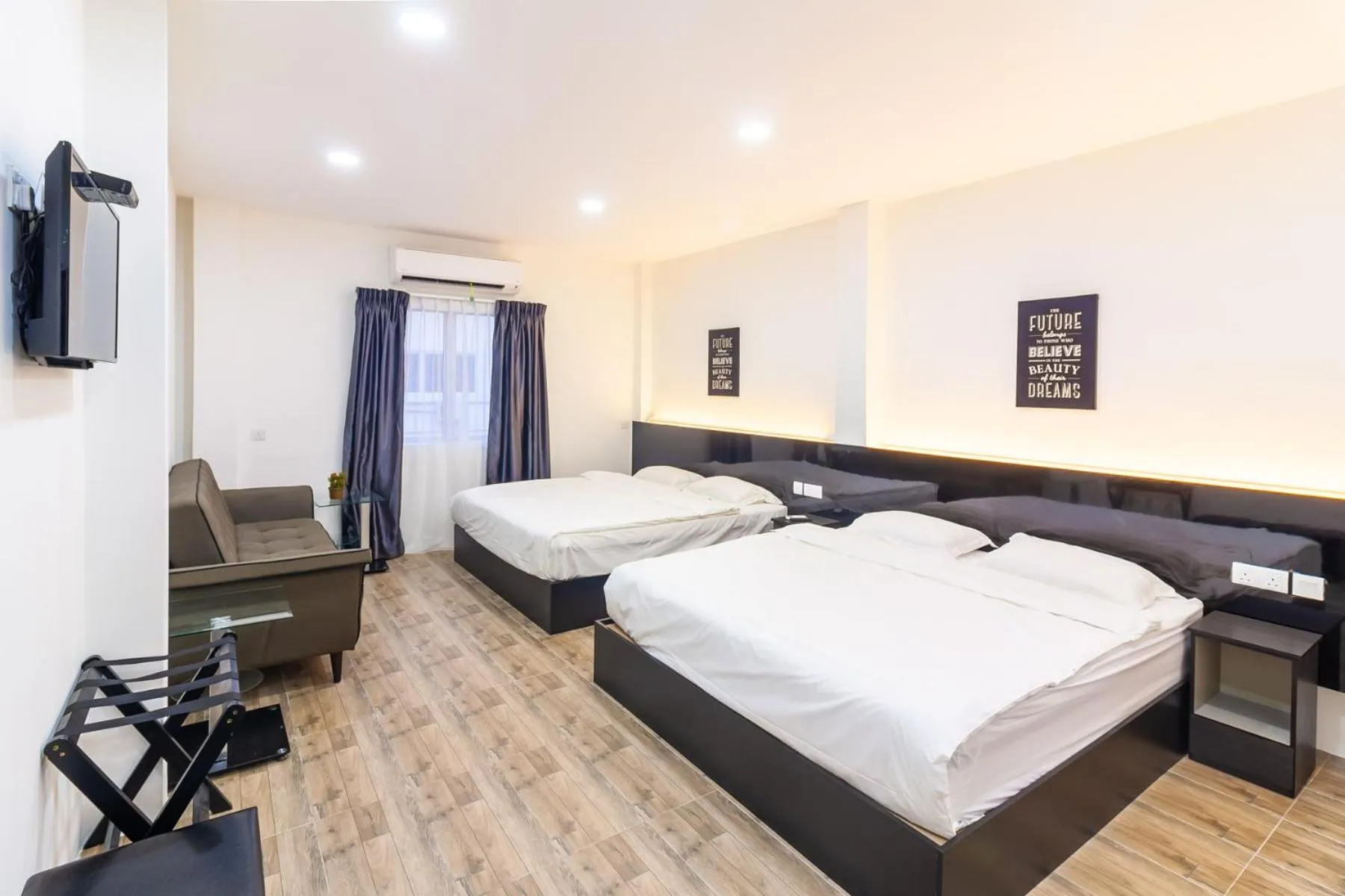 Photo of the whole room, Bed in Tambun Warm Hotel