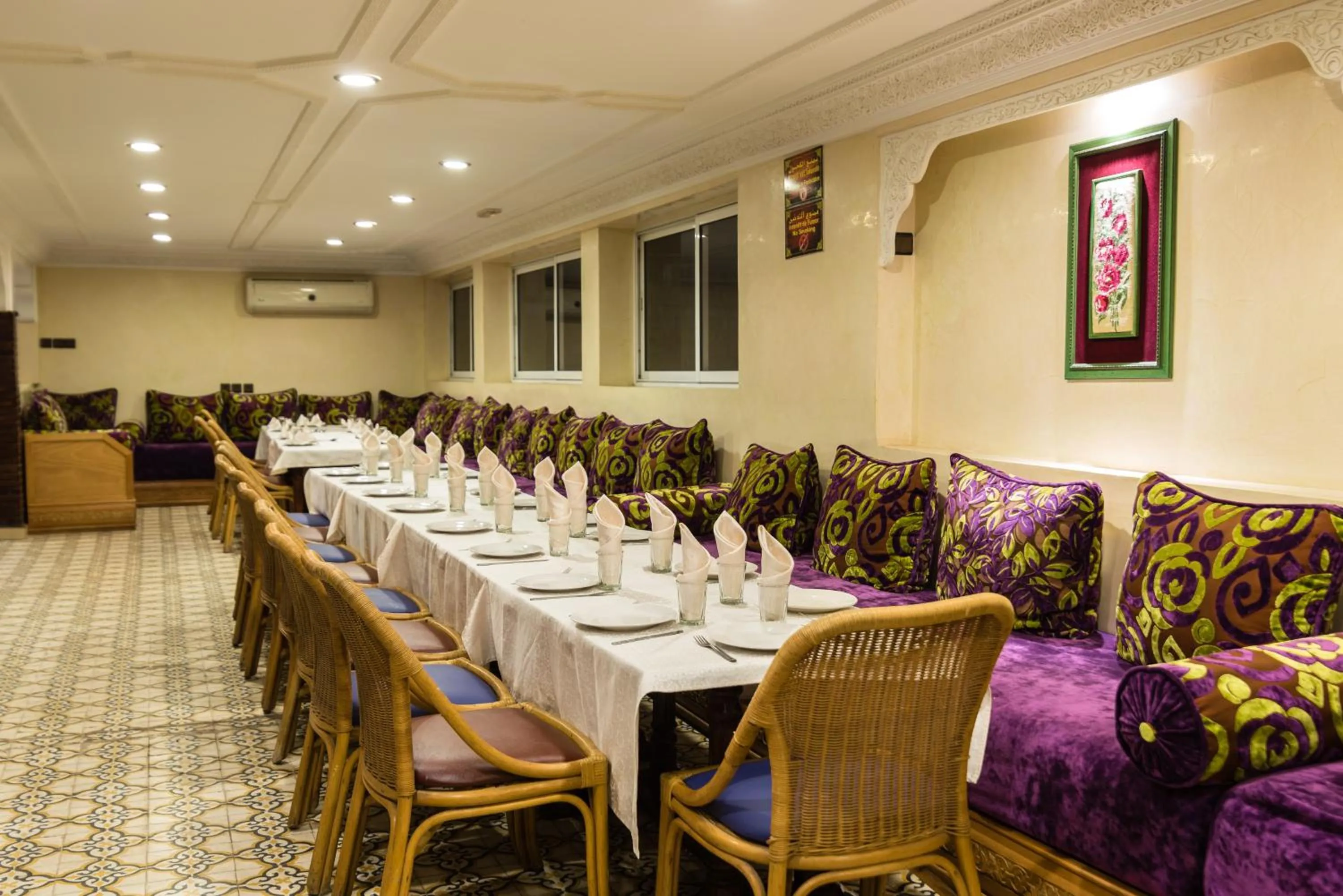 Restaurant/places to eat in Riad Omar