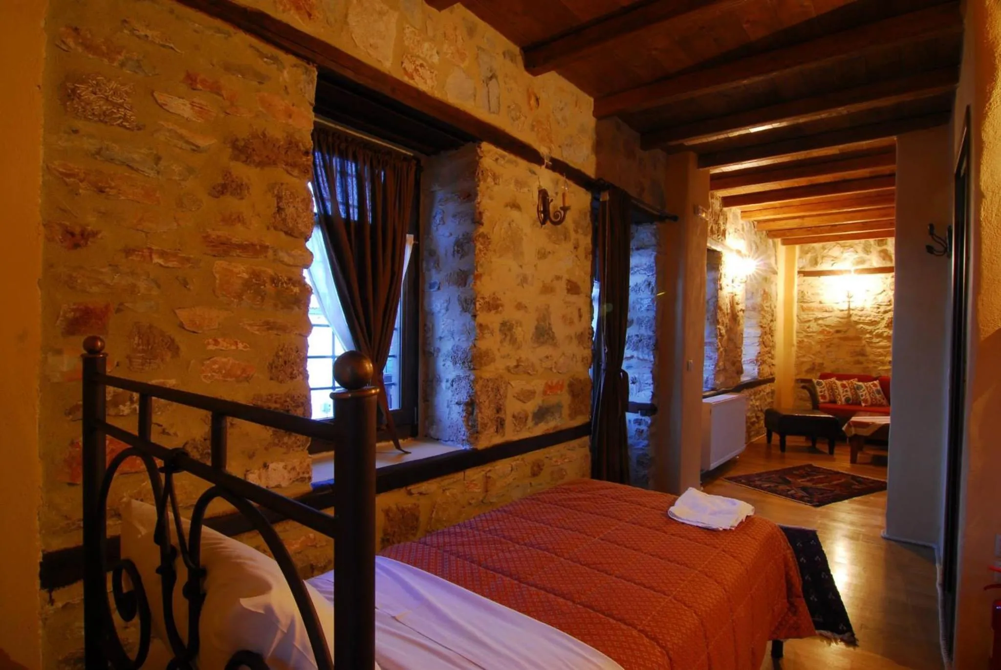 Bed in To Patriko