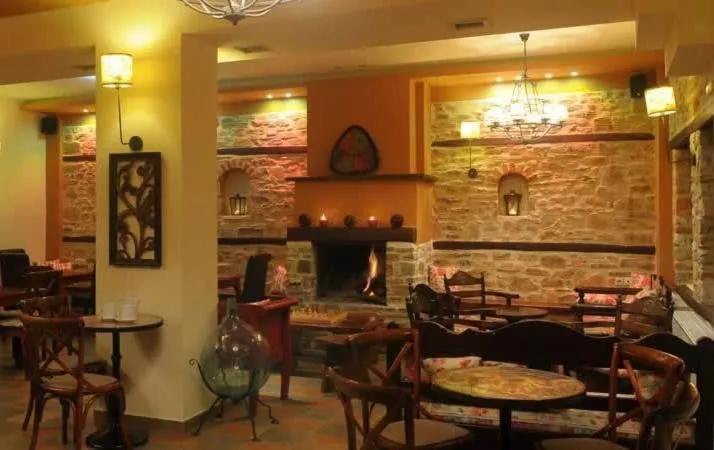 Lounge or bar in To Patriko