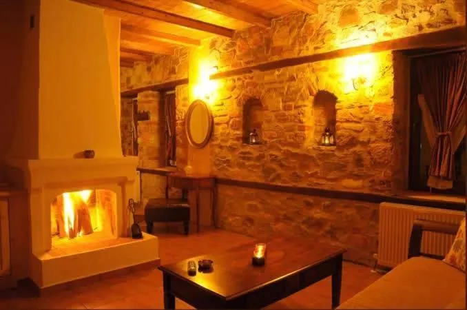 Lounge or bar in To Patriko