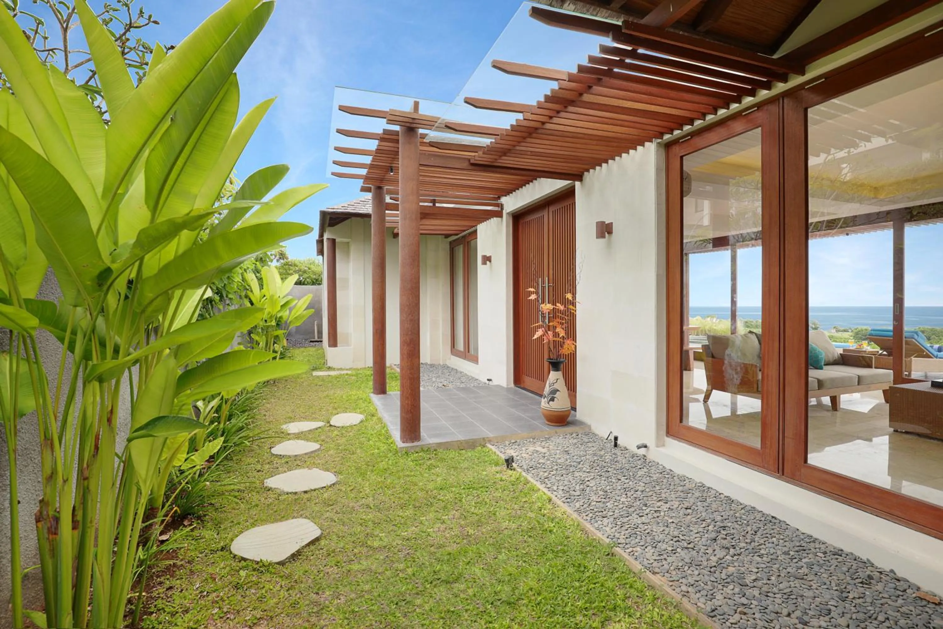 Garden in Ocean View Villa Hotman Paris VII