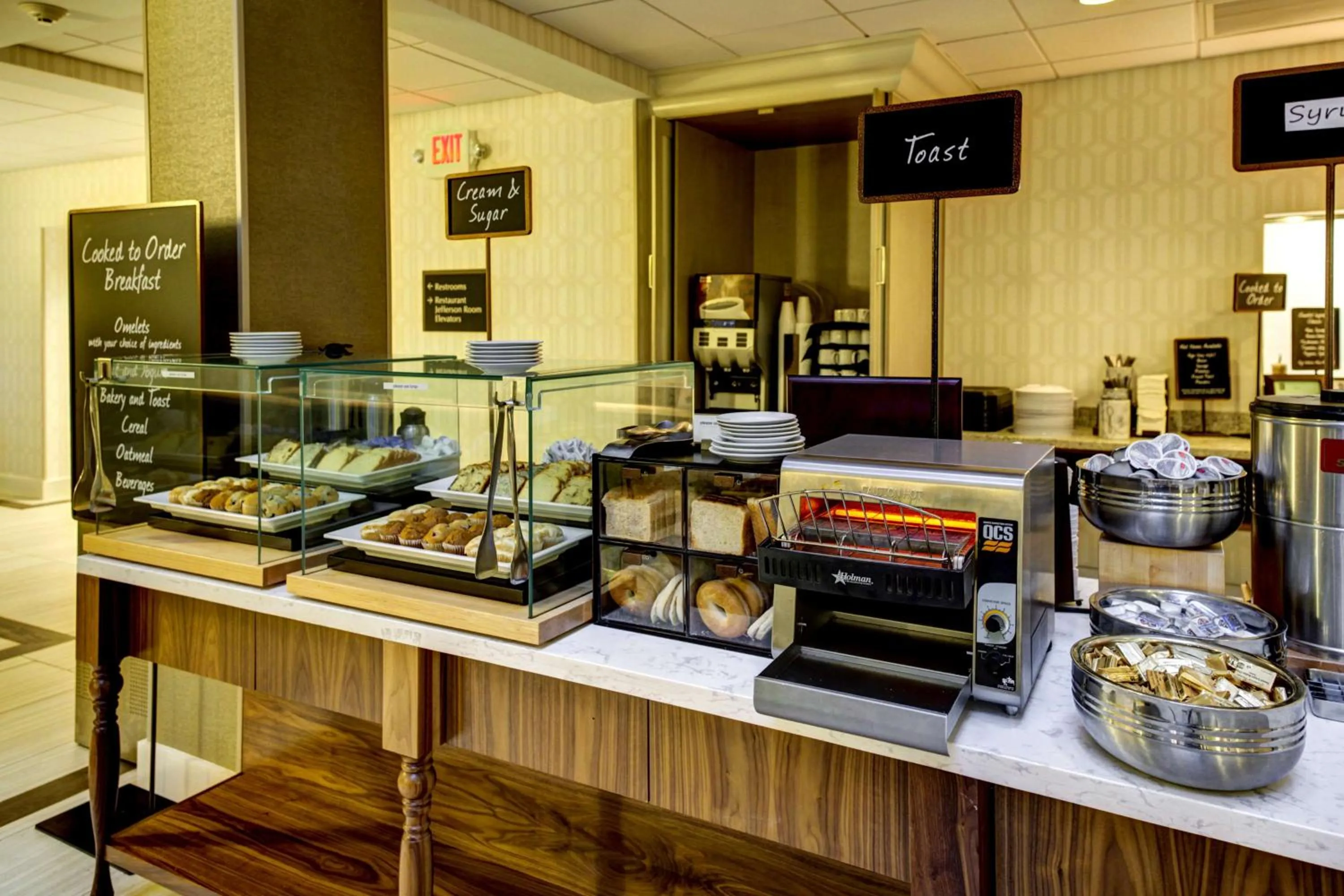 Breakfast in Embassy Suites Williamsburg