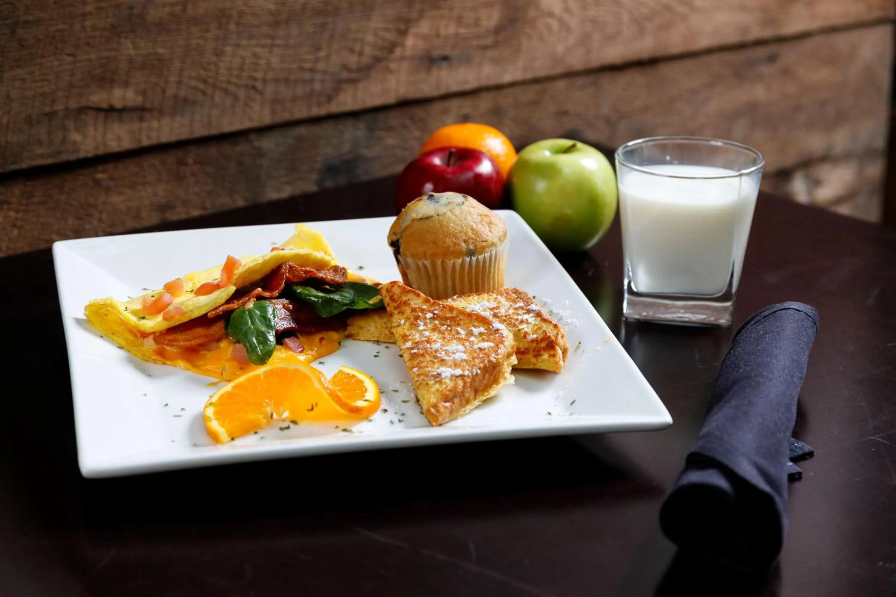 Restaurant/places to eat in Embassy Suites Williamsburg