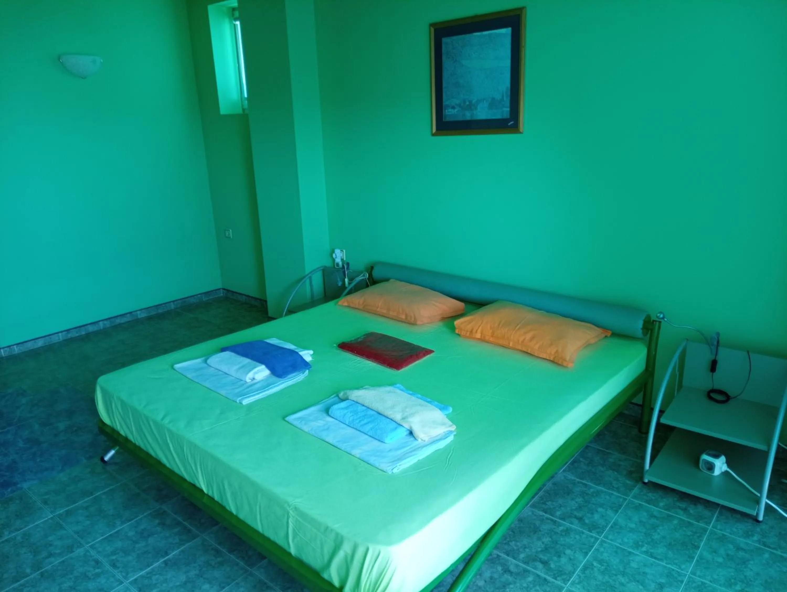 Photo of the whole room, Bed in The Colourful Mansion Hotel