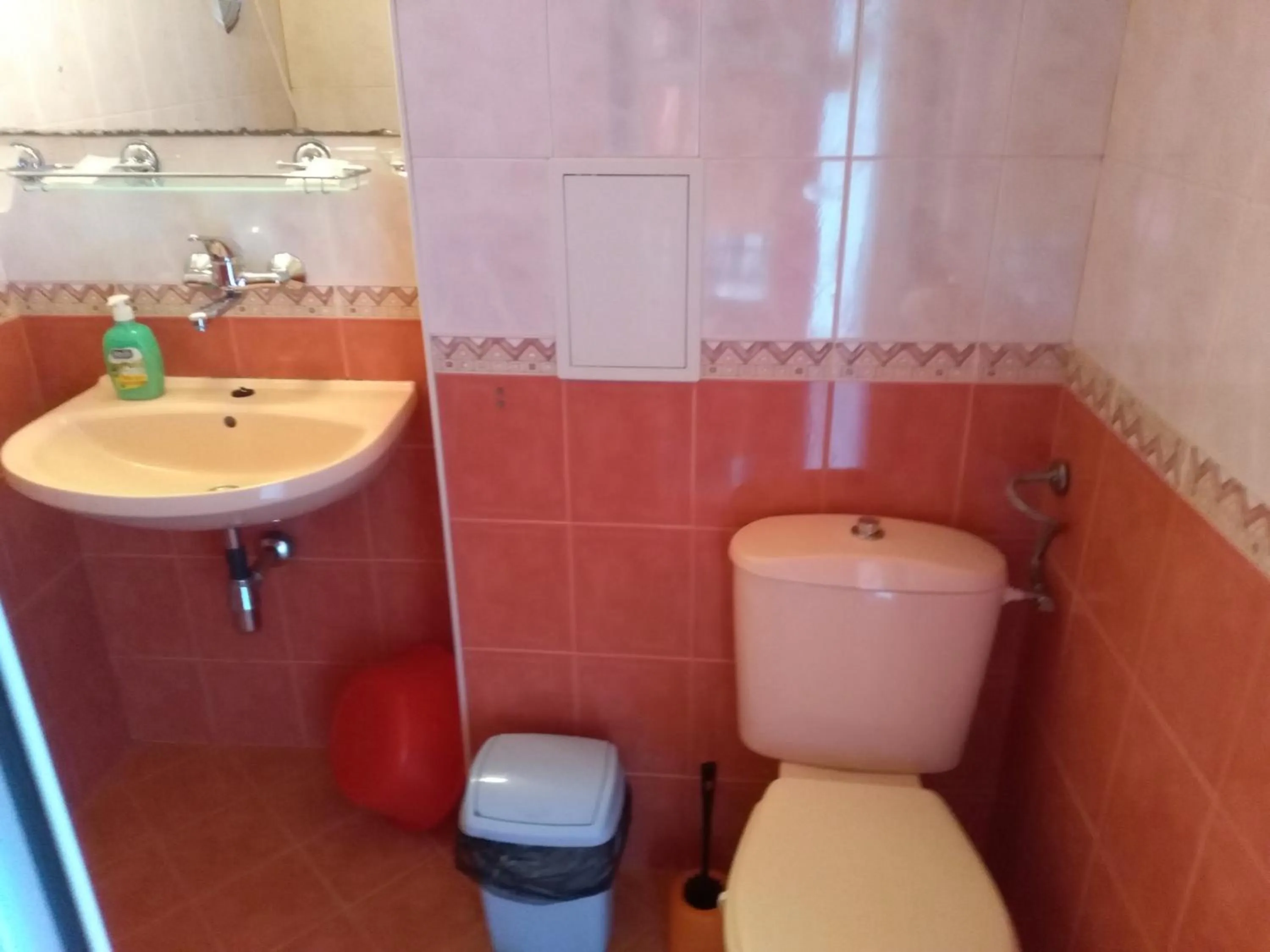 Toilet in The Colourful Mansion Hotel