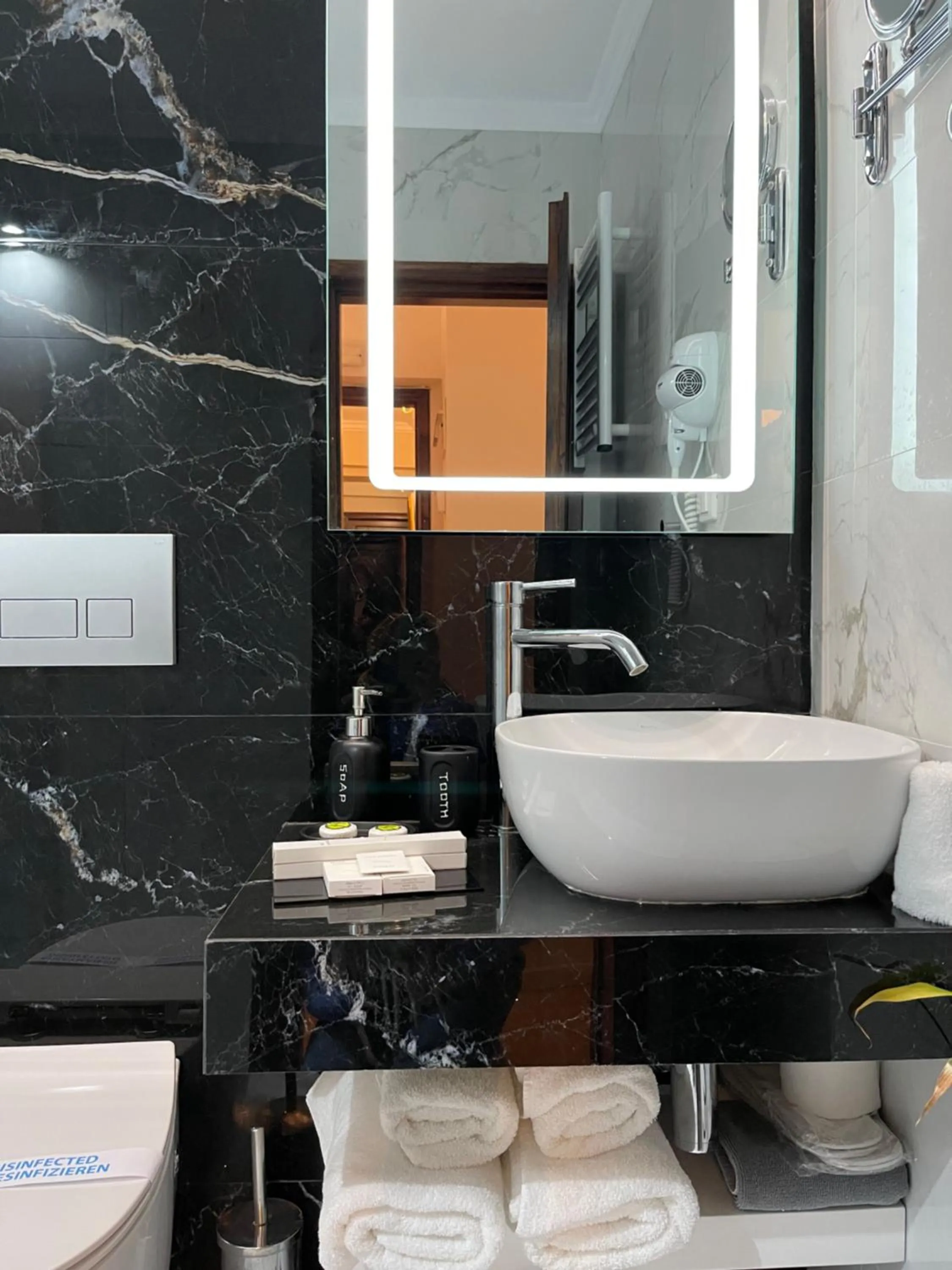 Bathroom in Arxontiko Hotel