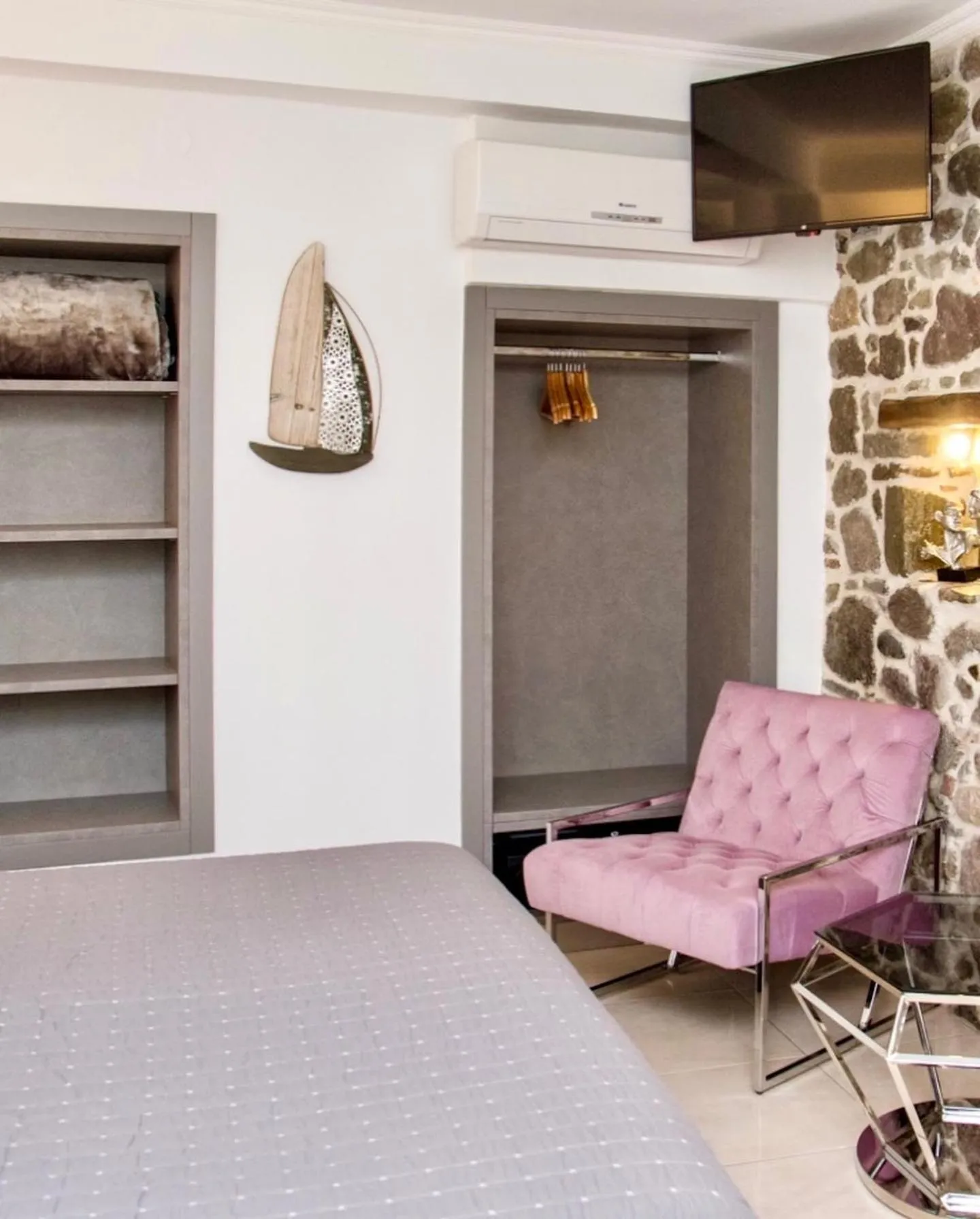 Bed in Arxontiko Hotel