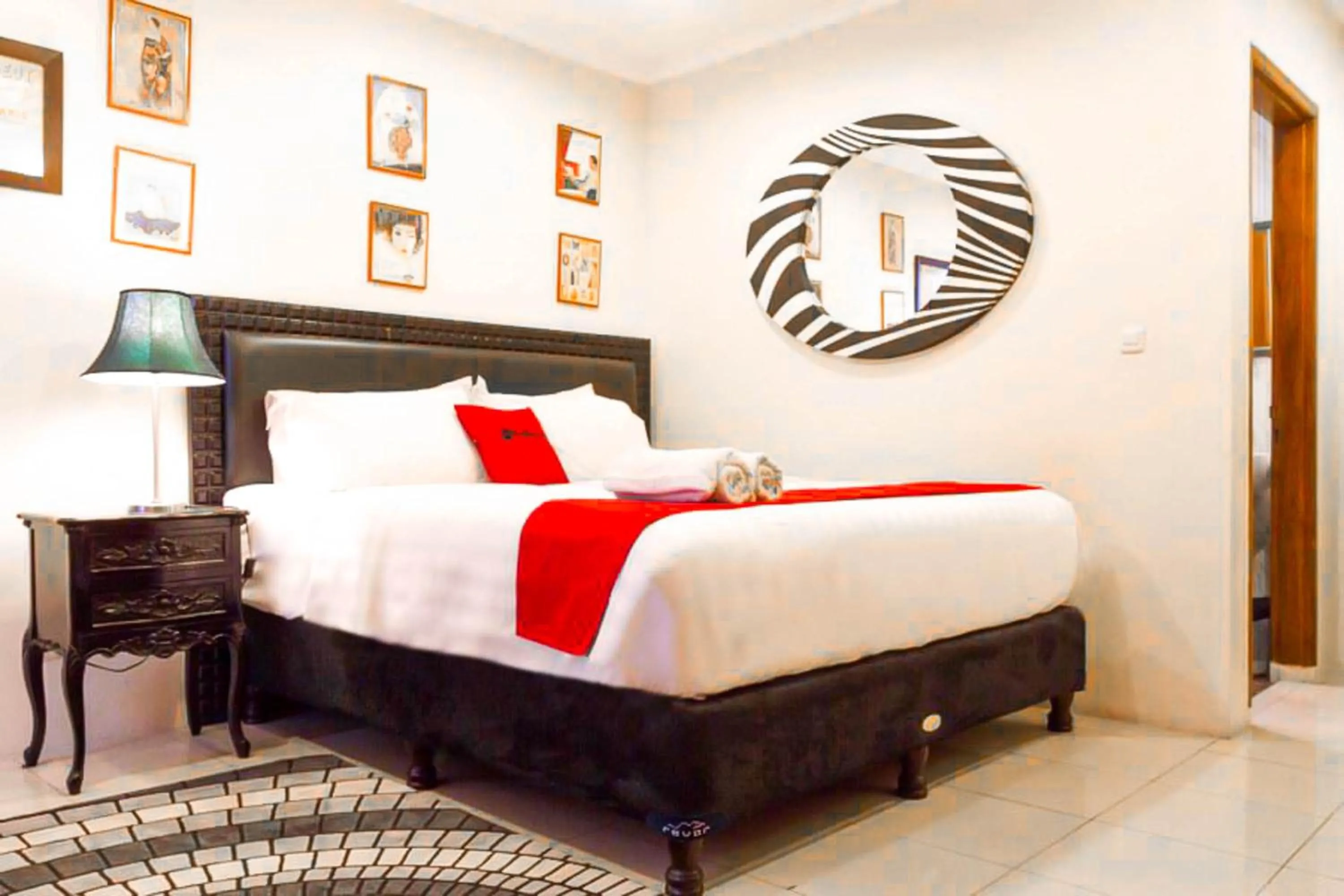 Bedroom, Bed in RedDoorz near Gasibu Bandung