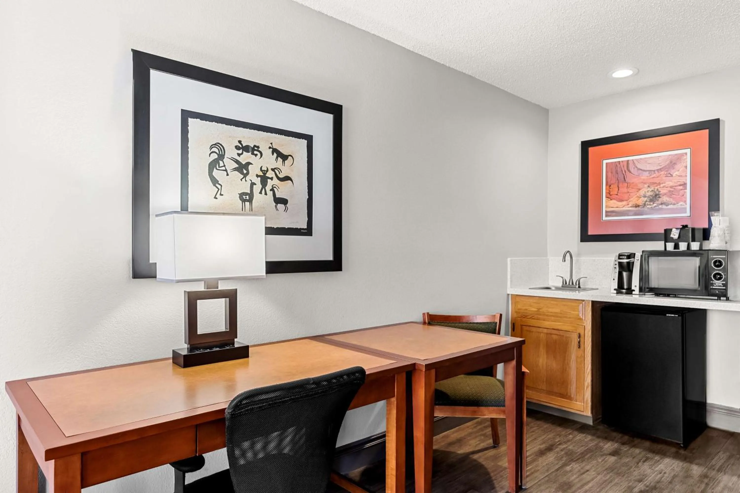 Photo of the whole room in Best Western Plus At Lake Powell