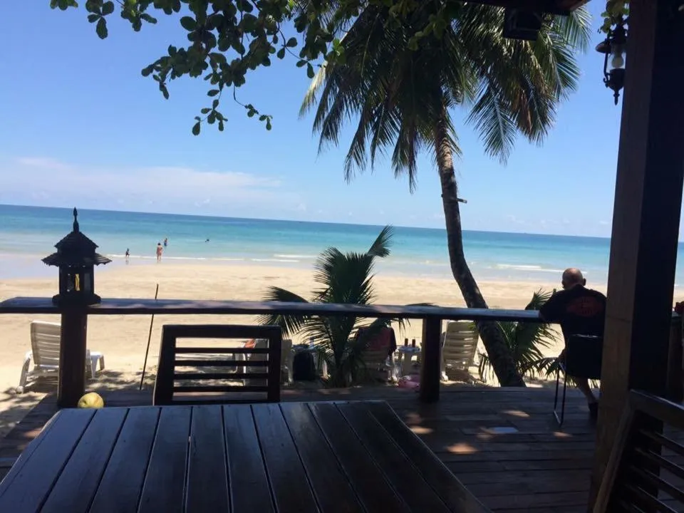 Apple Beachfront Resort