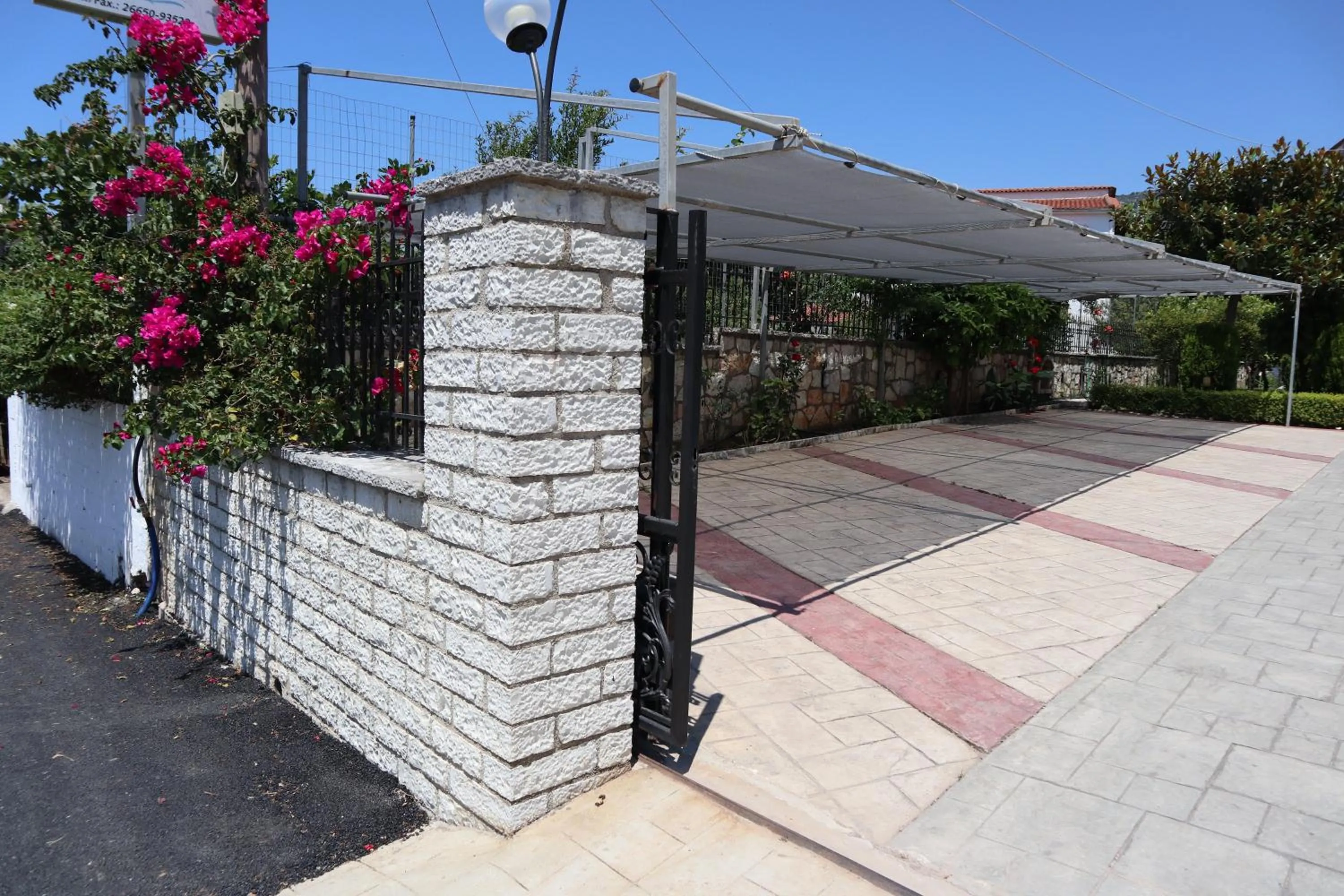 Delphin Rooms Sivota