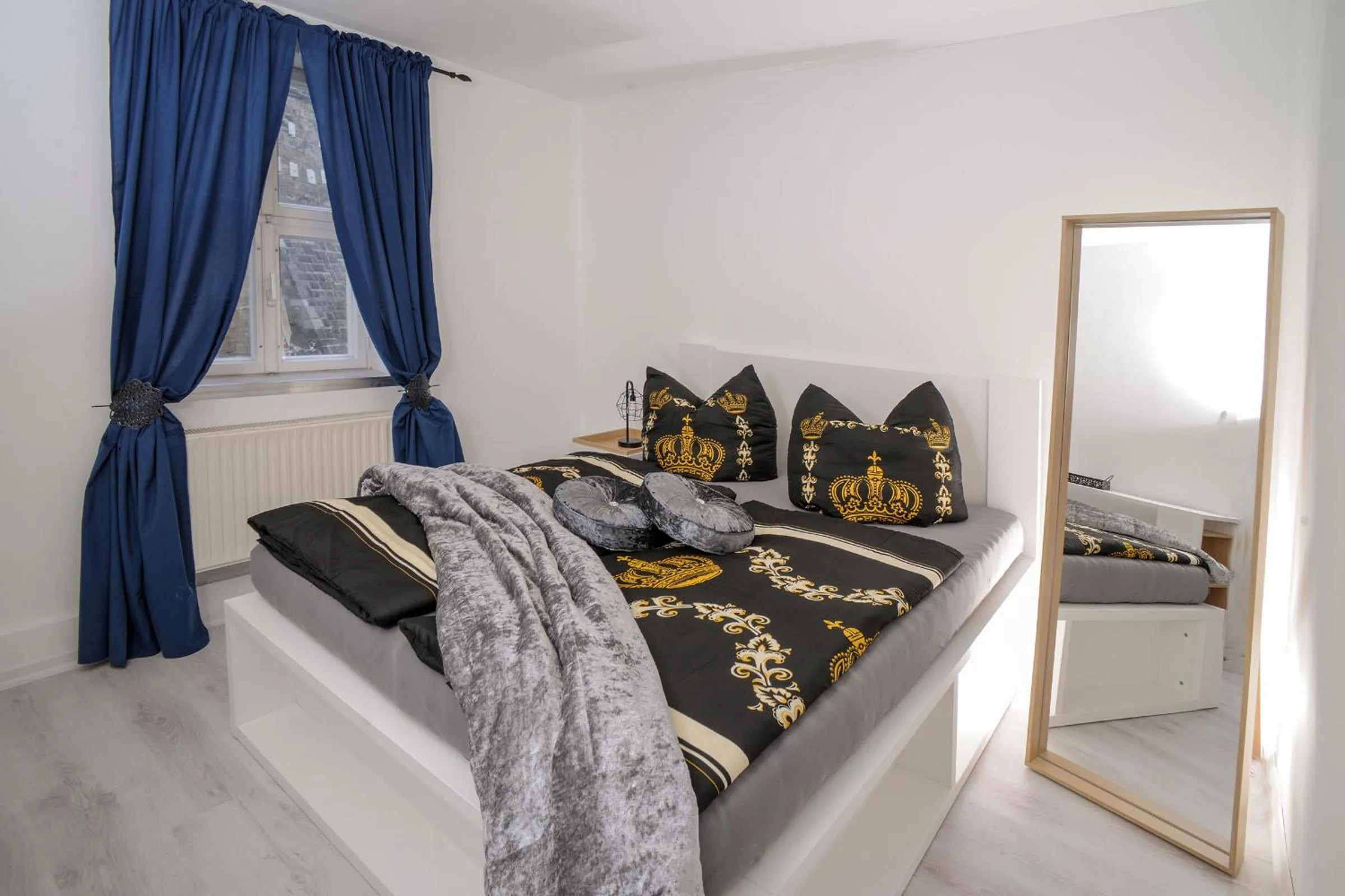 Bedroom, Bed in Designpension Traumschloss Hotel Garni