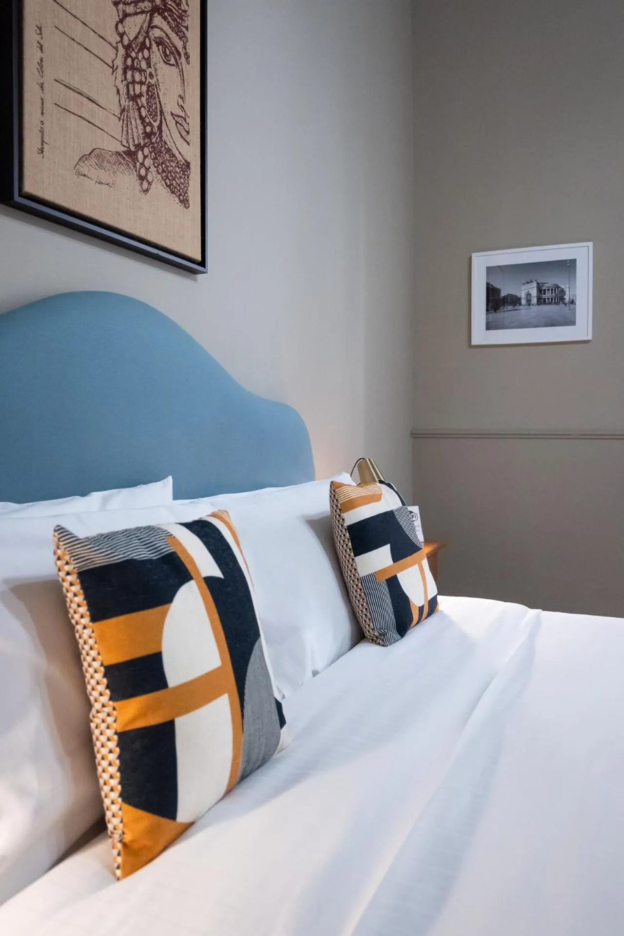 Bed in casa mo room and suite