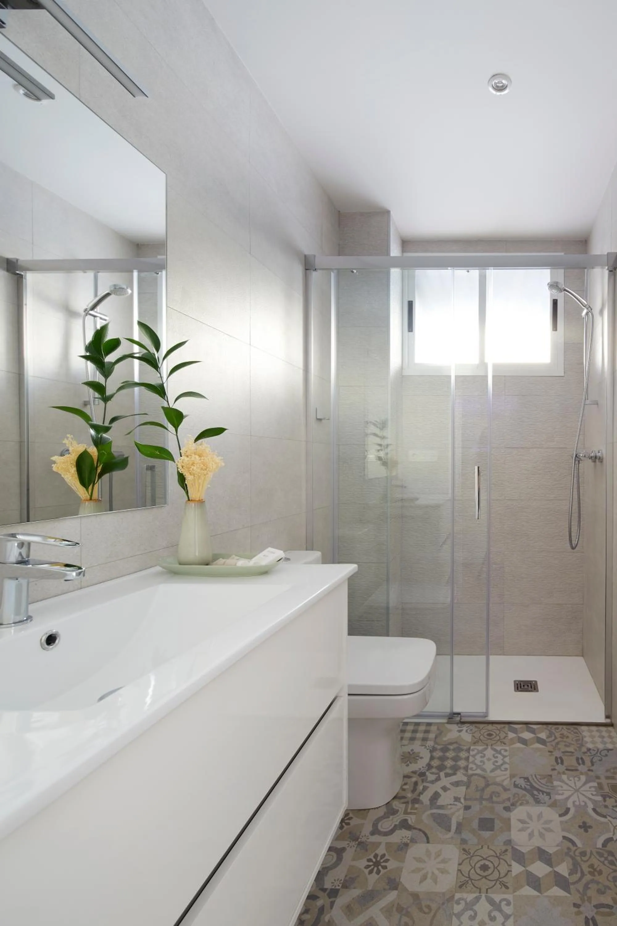 Shower in San Francisco 2 by FeelFree Rentals
