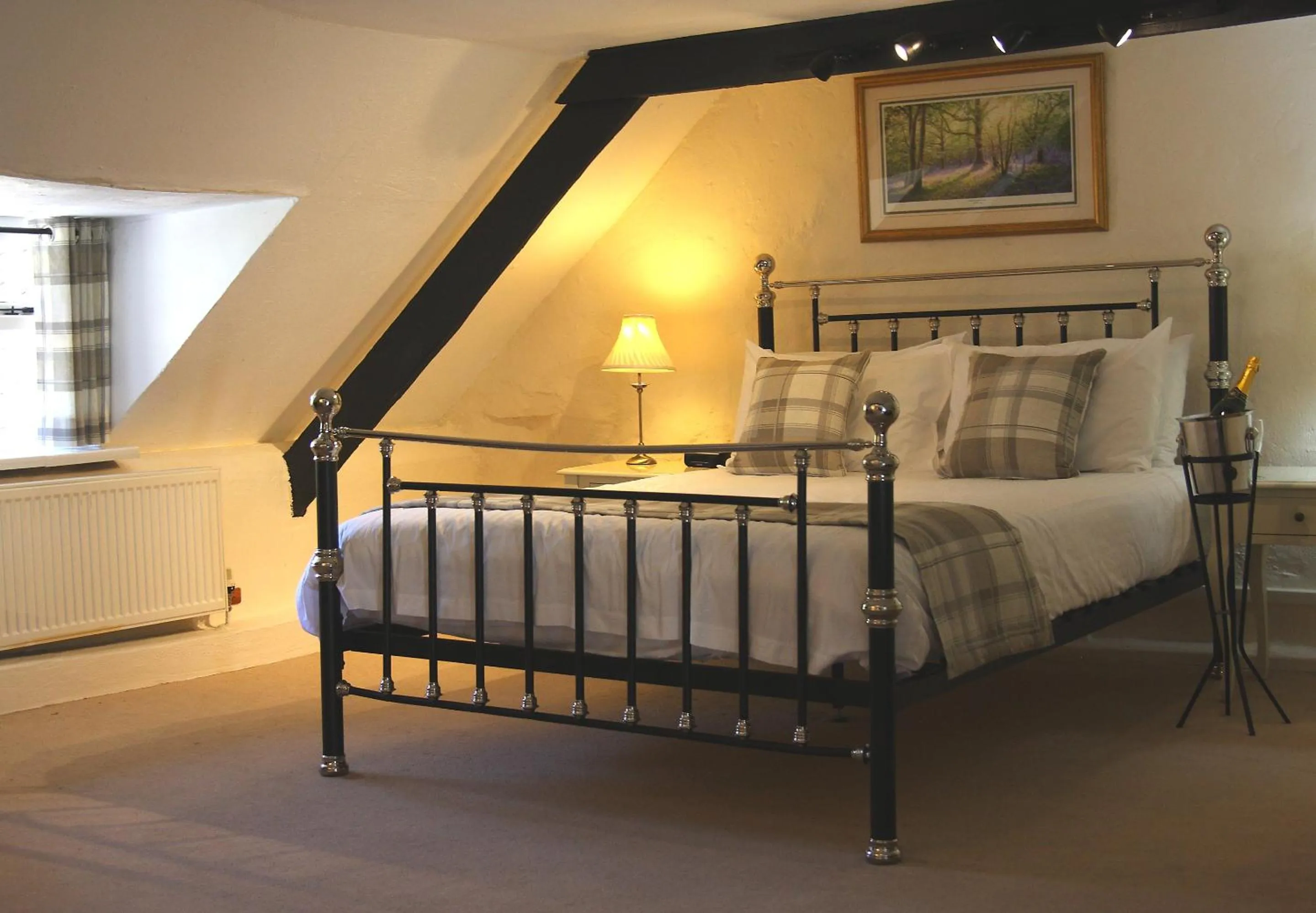 Bedroom, Bed in Bearslake Inn