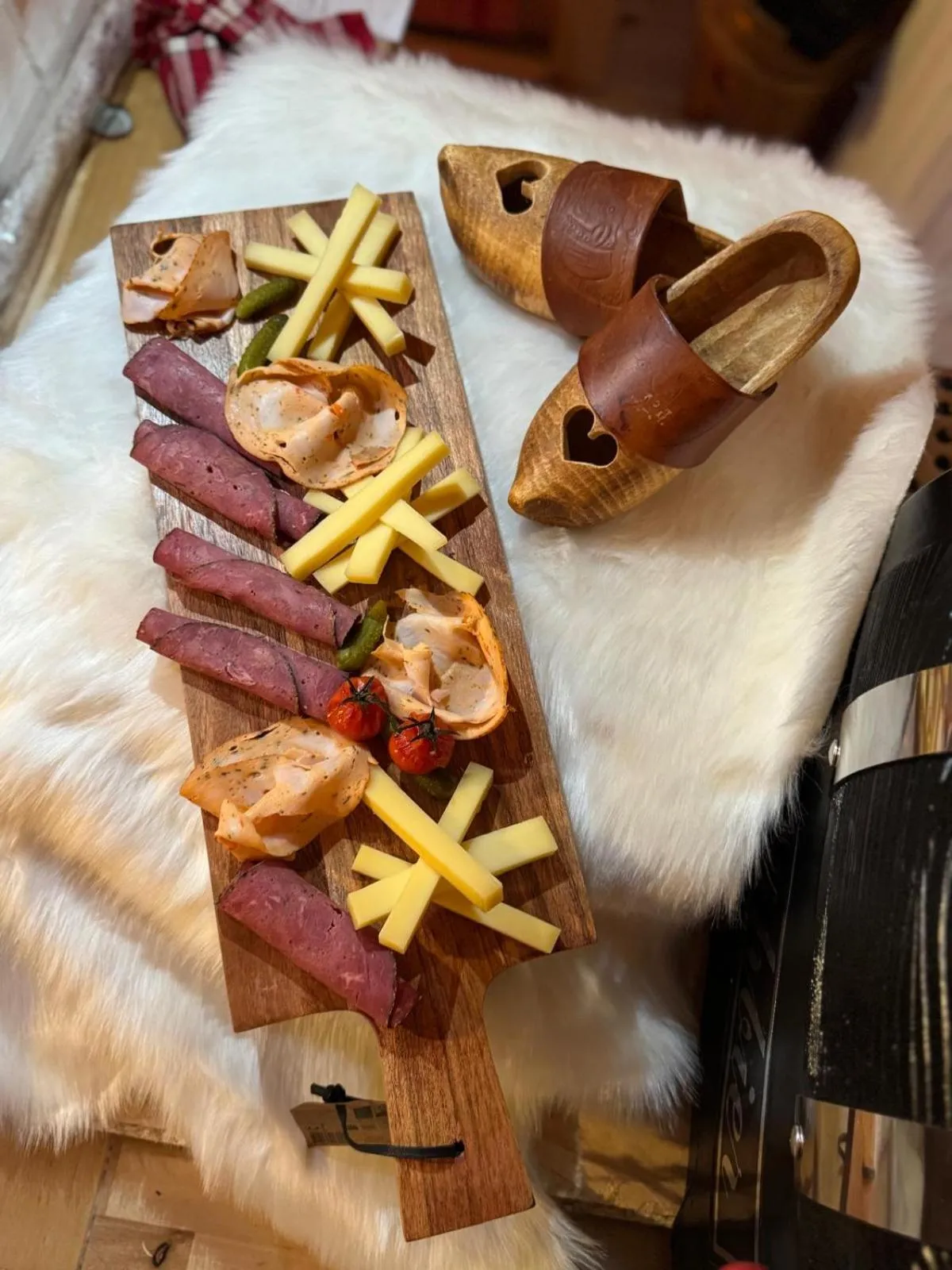 Restaurant/places to eat in Nash Suites Airport Hotel