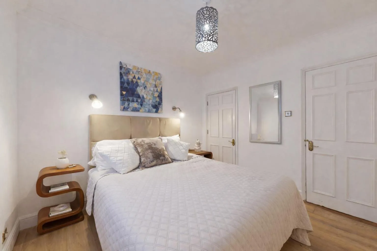 Bed in Park Lane Apartments - Clarges Street