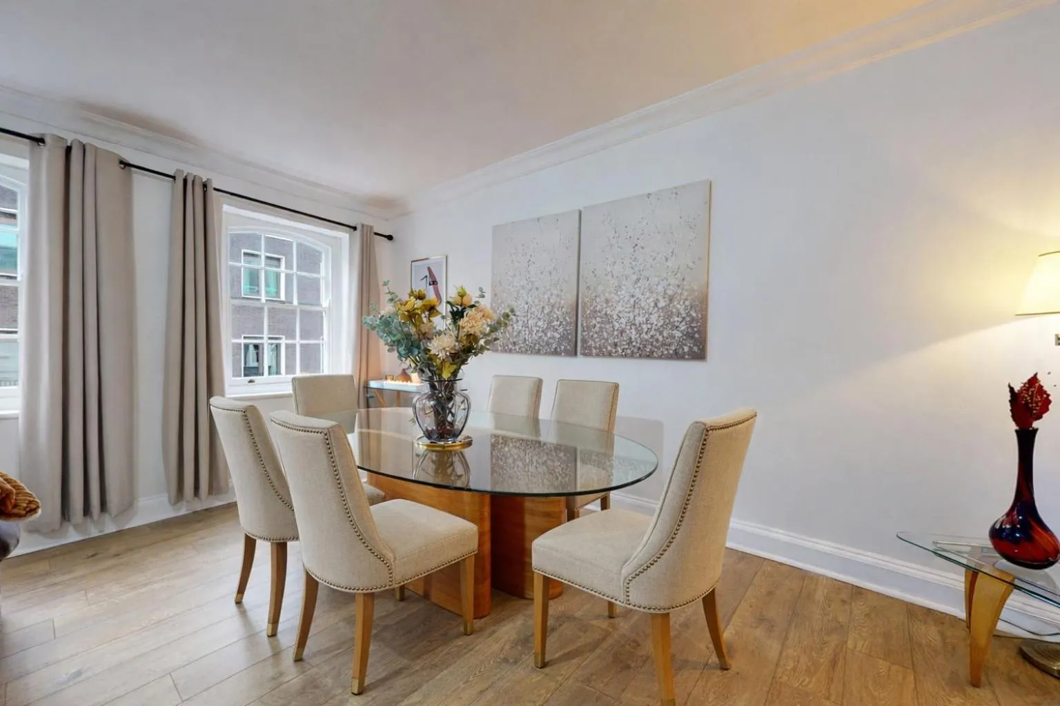 Living room in Park Lane Apartments - Clarges Street