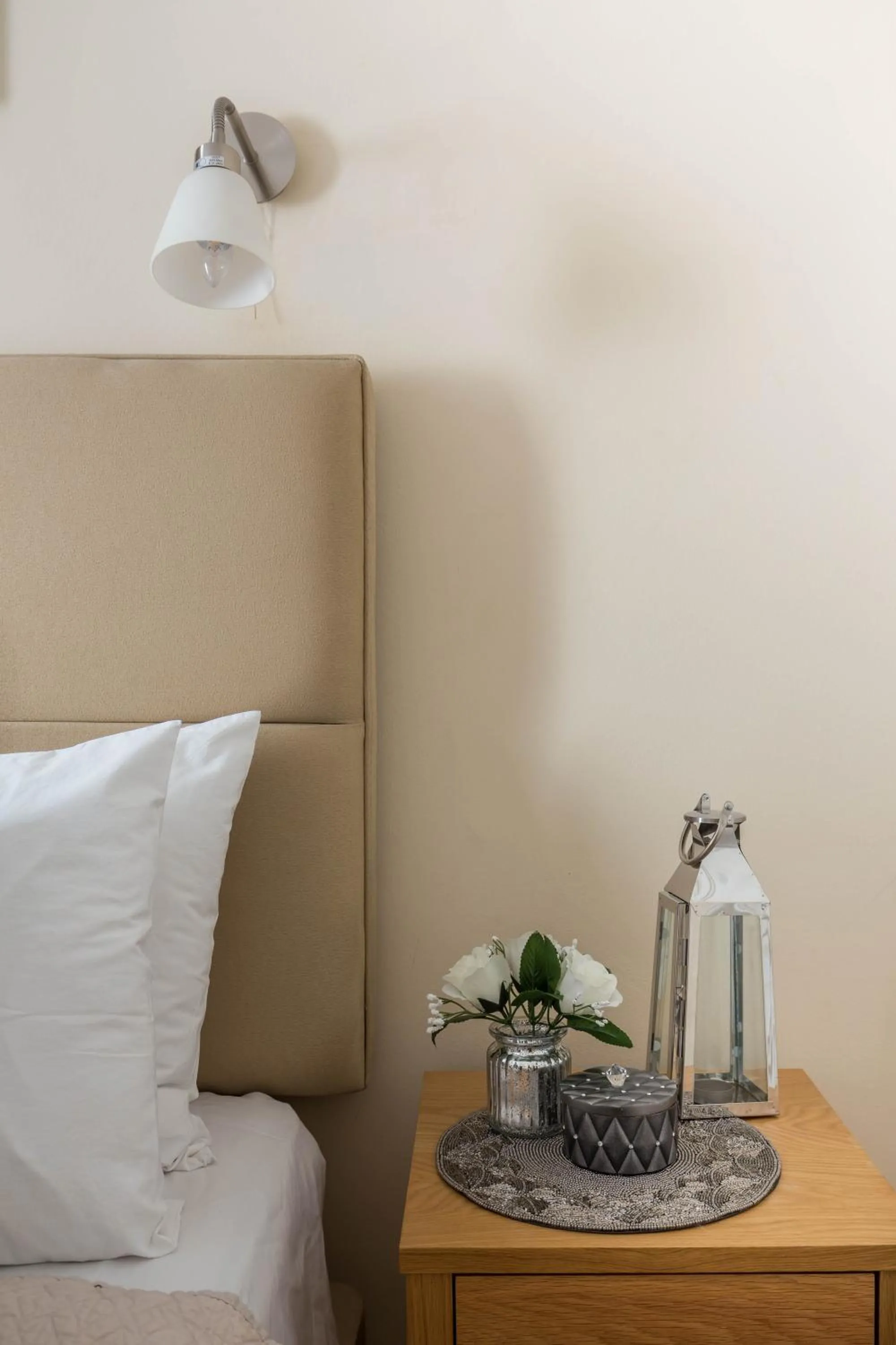 Property building, Bed in Park Lane Apartments - Clarges Street