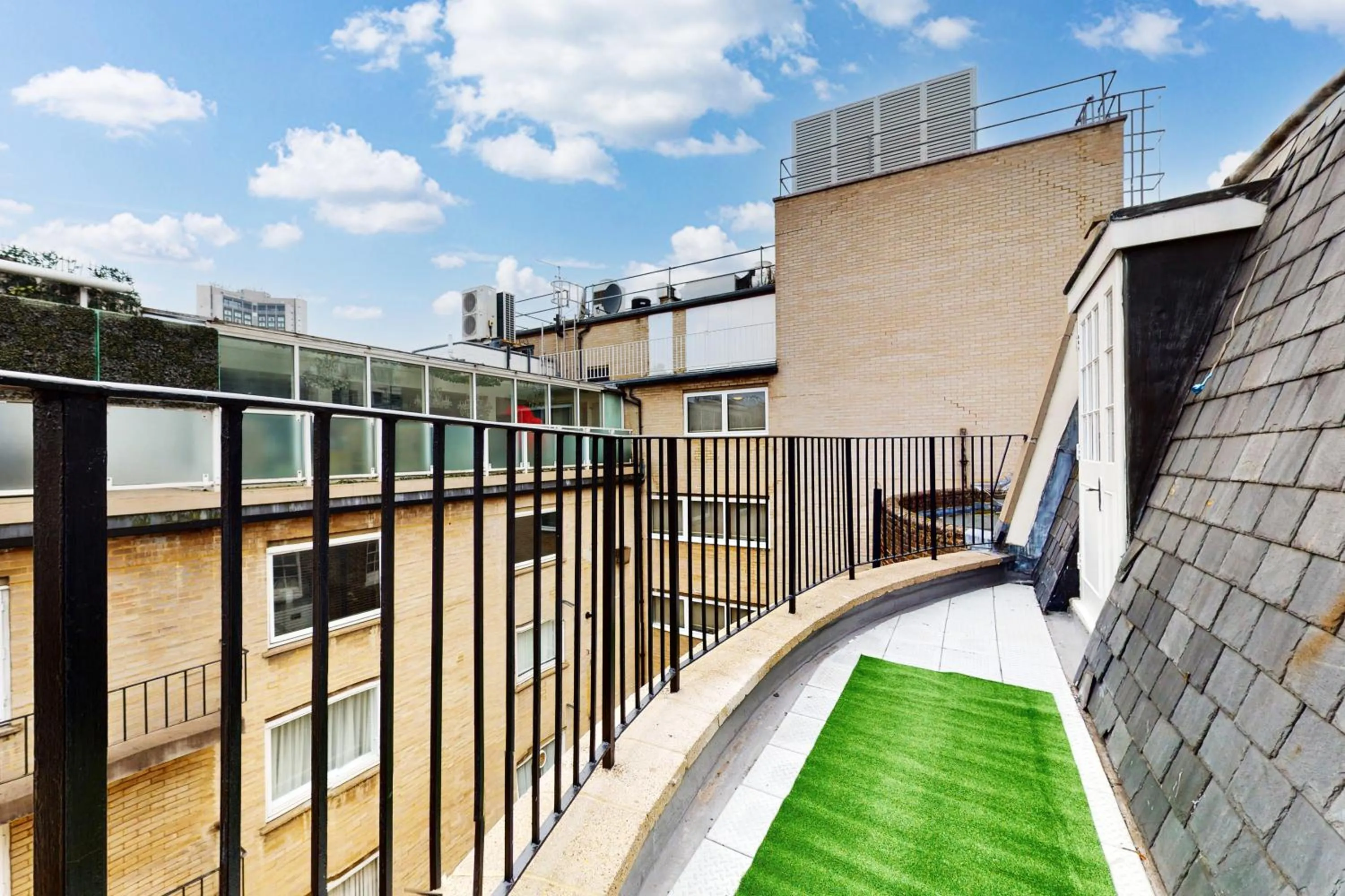 Balcony/Terrace in Park Lane Apartments - Clarges Street