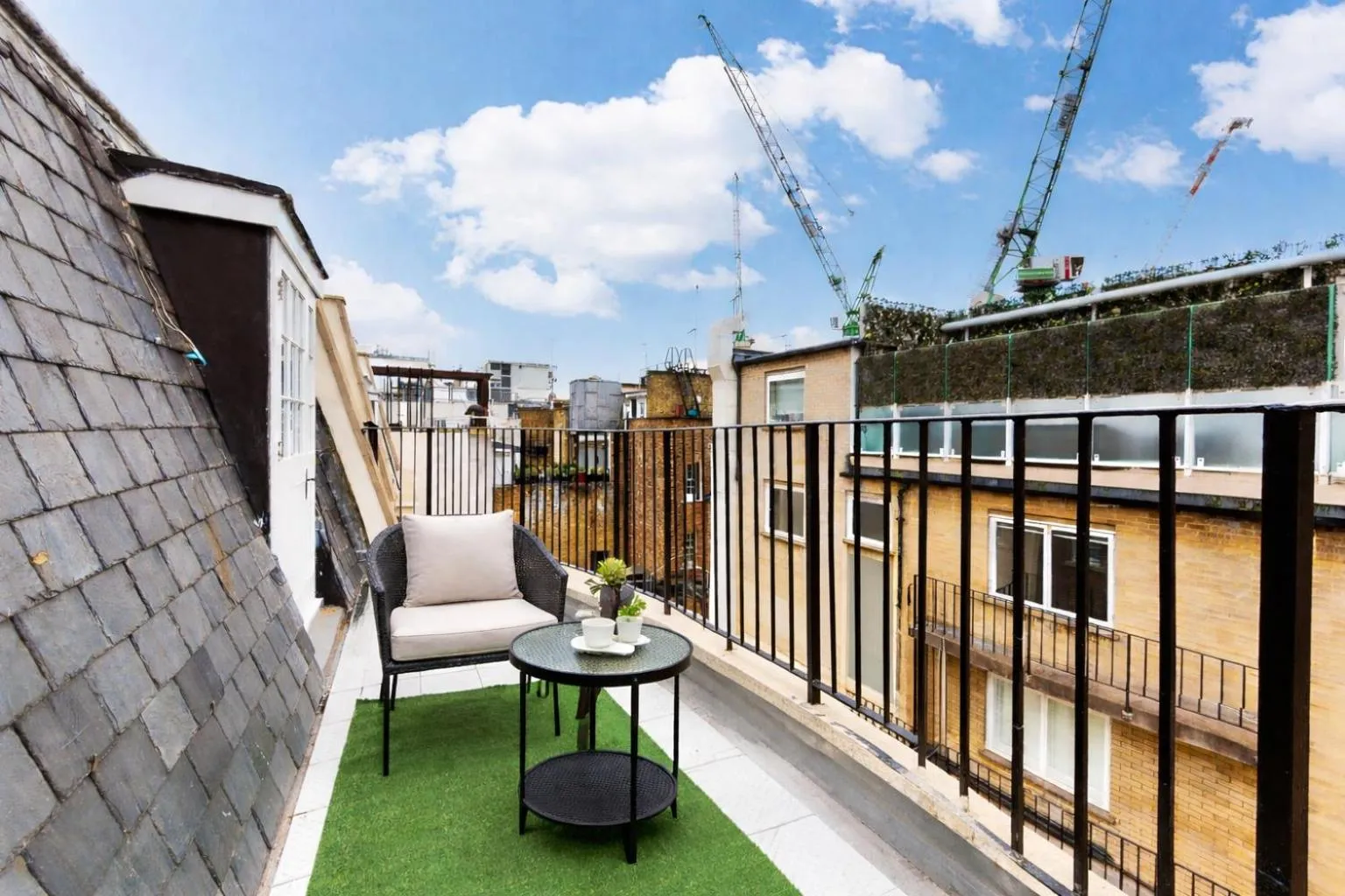 Balcony/Terrace in Park Lane Apartments - Clarges Street