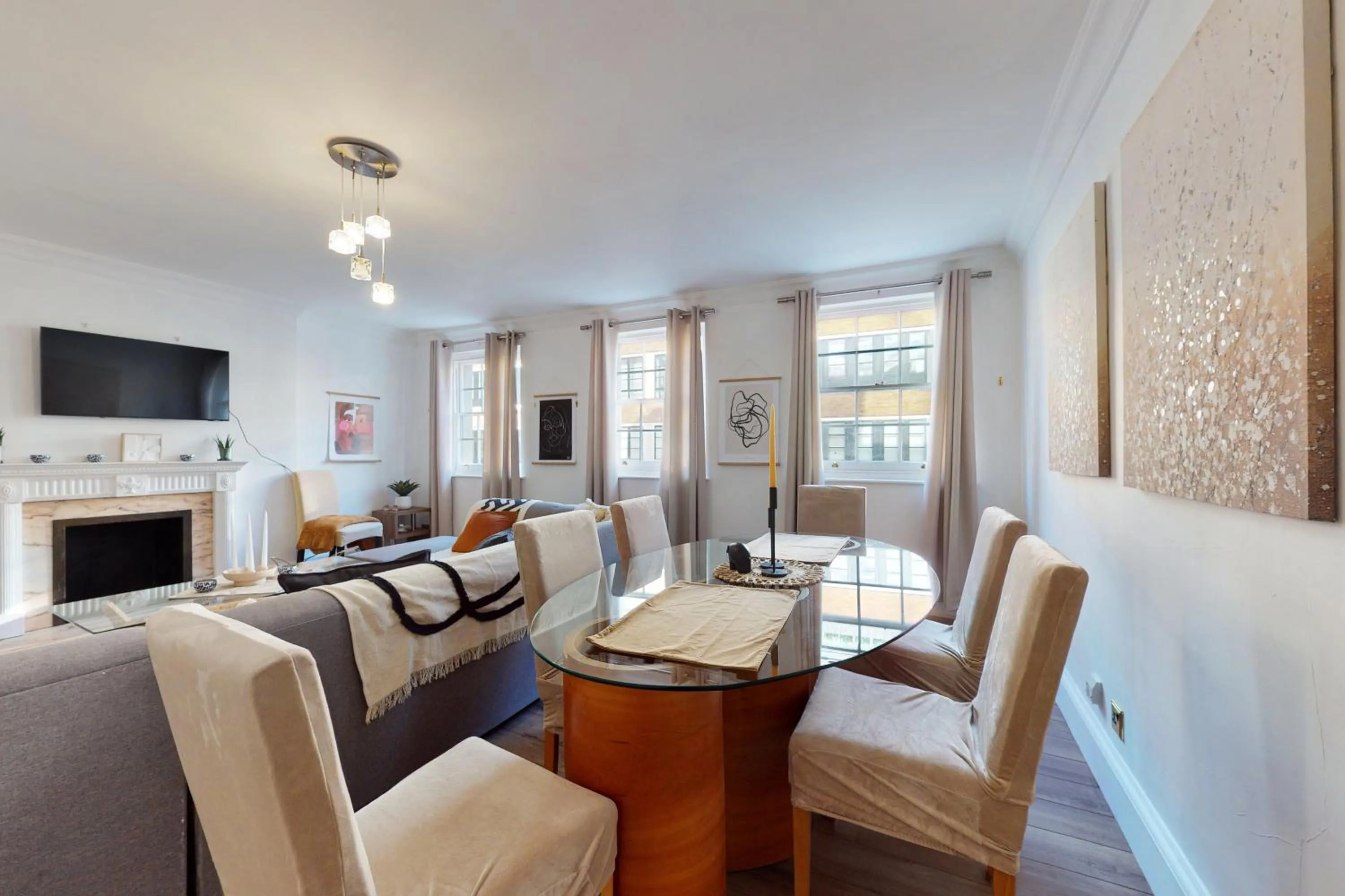 Seating area in Park Lane Apartments - Clarges Street