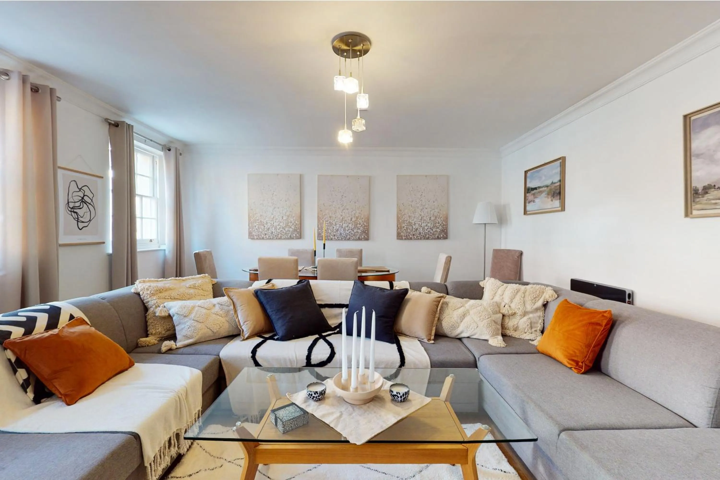 Living room in Park Lane Apartments - Clarges Street