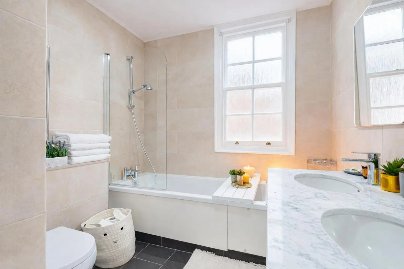 Toilet in Park Lane Apartments - Clarges Street