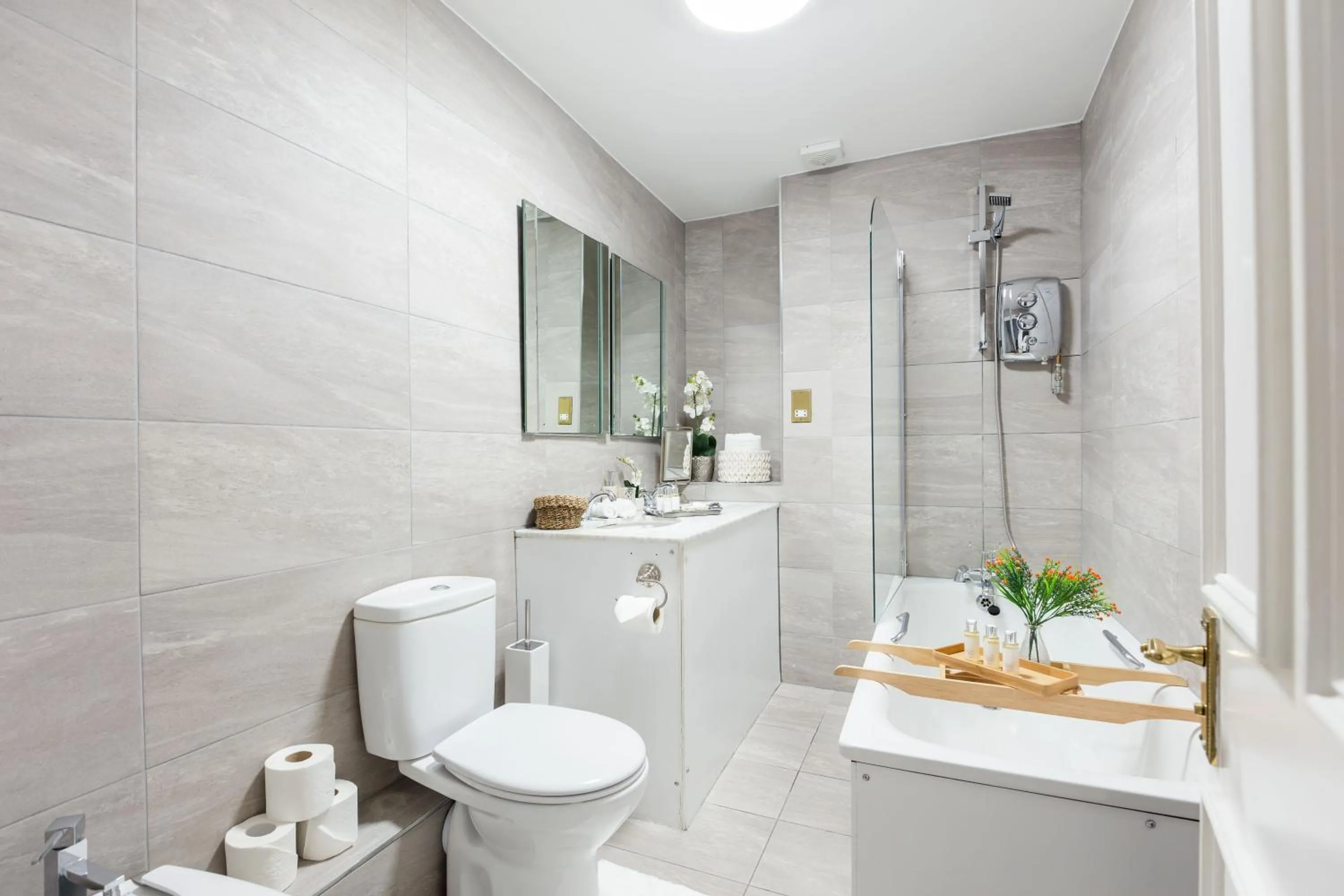 Bathroom in Park Lane Apartments - Clarges Street