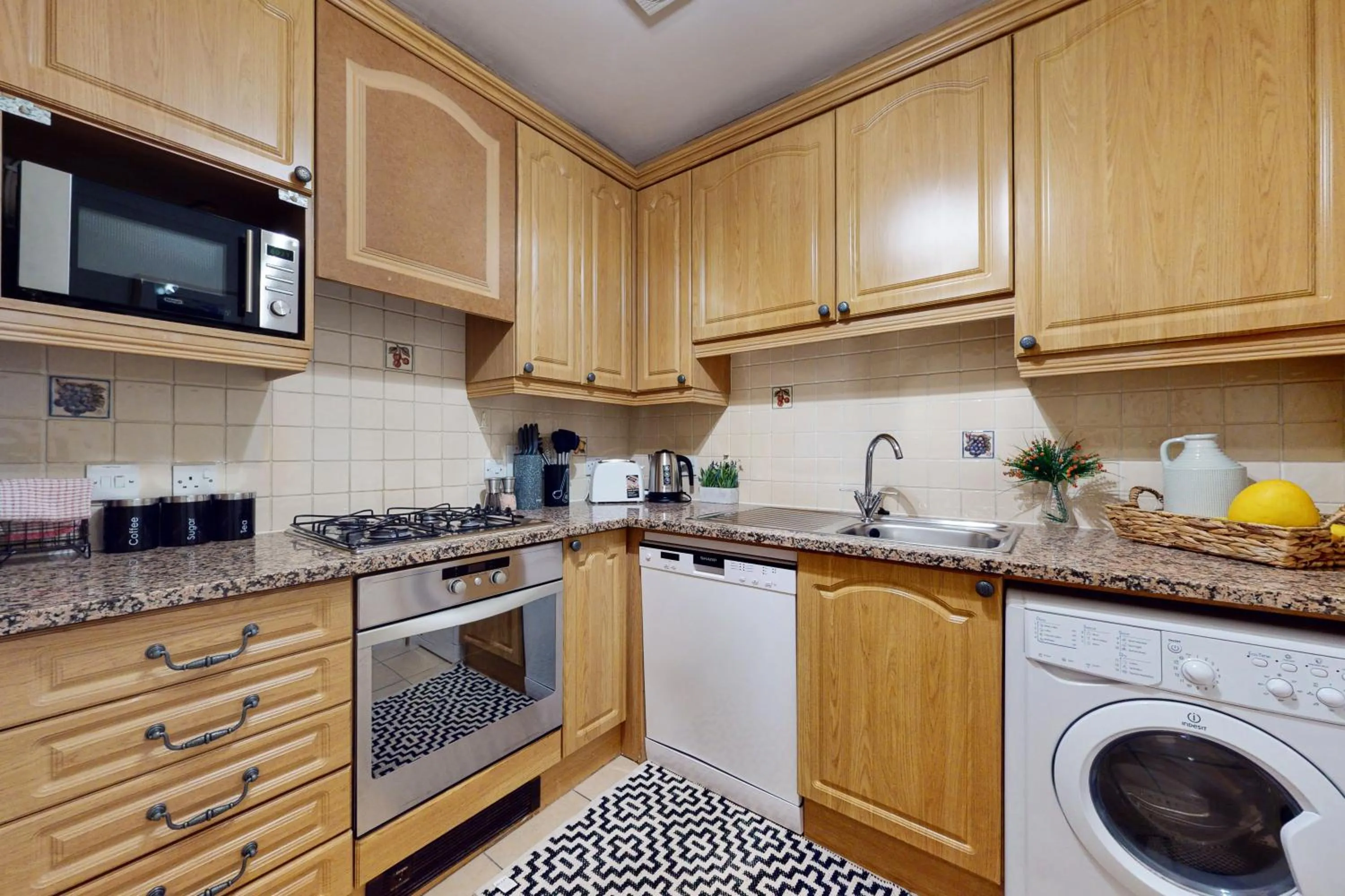 Kitchen or kitchenette in Park Lane Apartments - Clarges Street