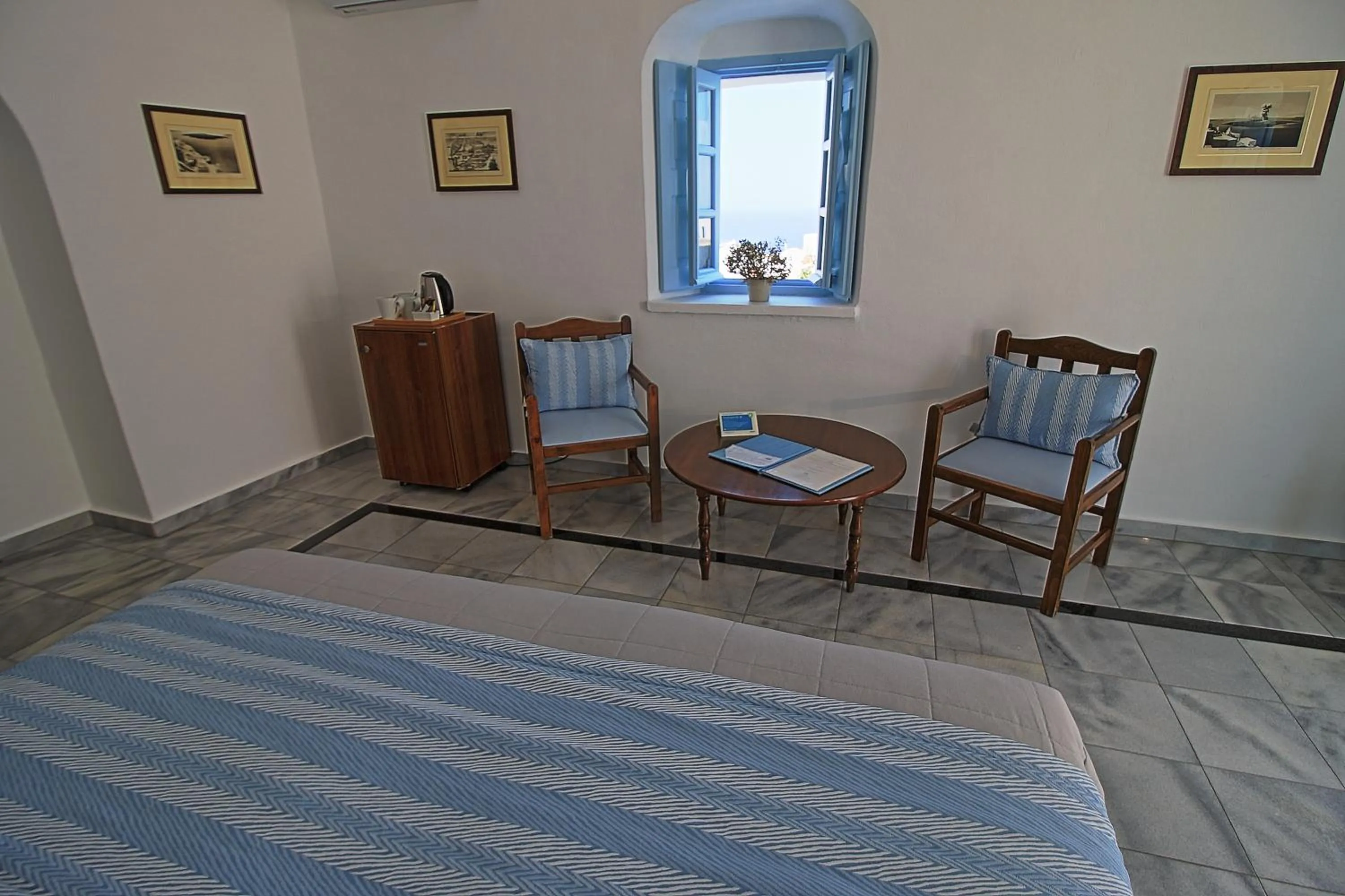 Bedroom in Aethrio Sunset Village - Oia