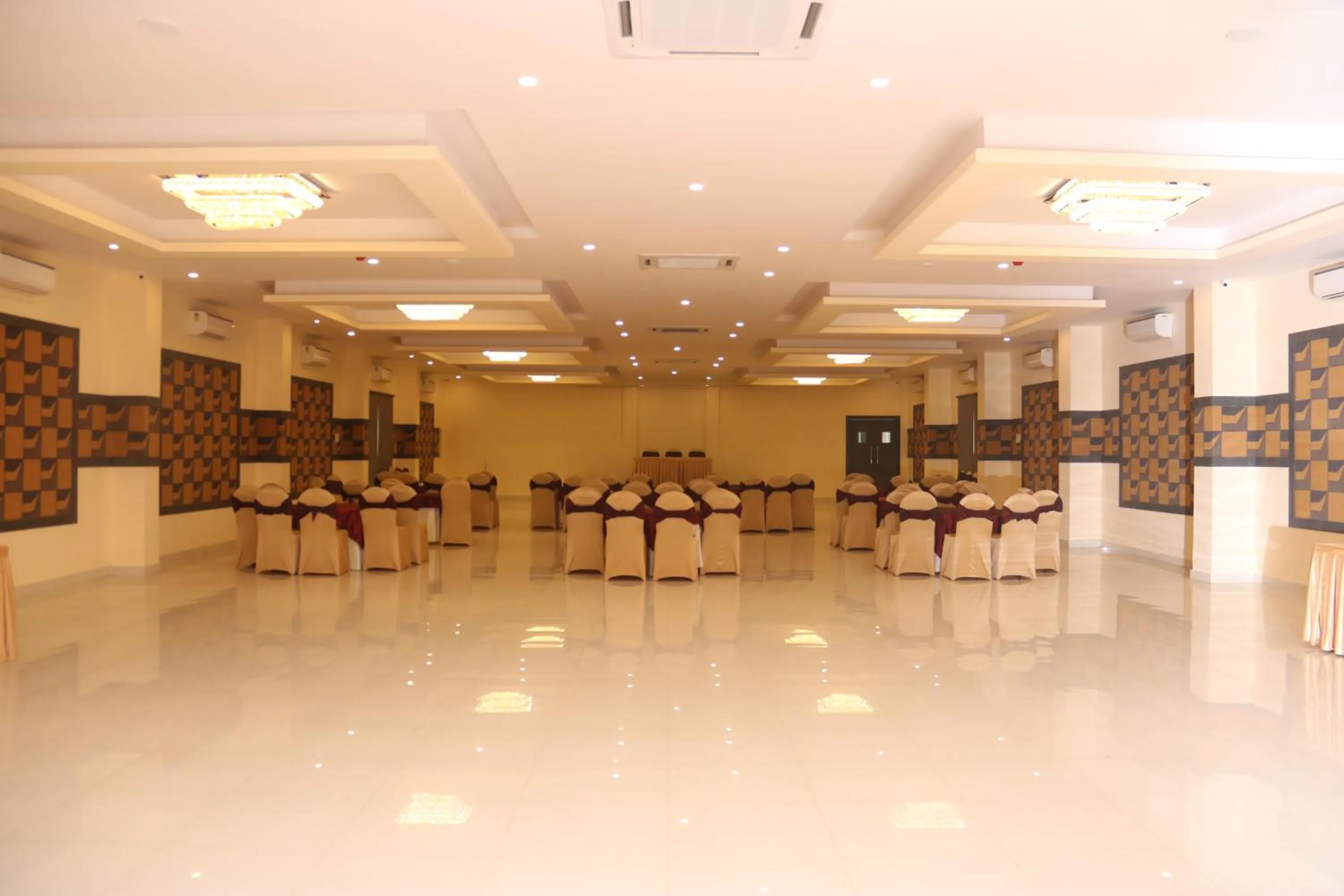 Banquet/Function facilities in GenX Mirzapur