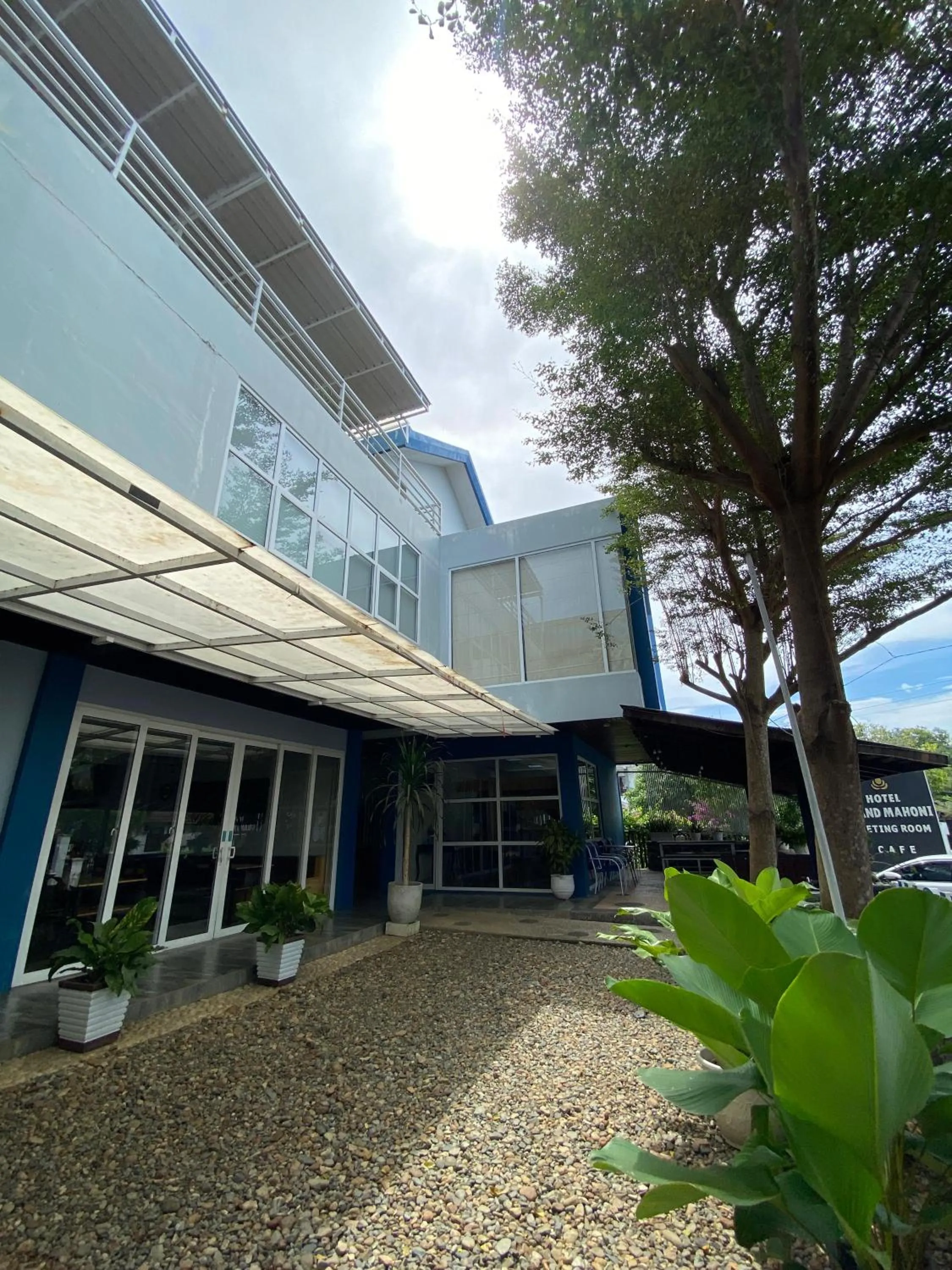 Property building in Grand Mahoni Hotel