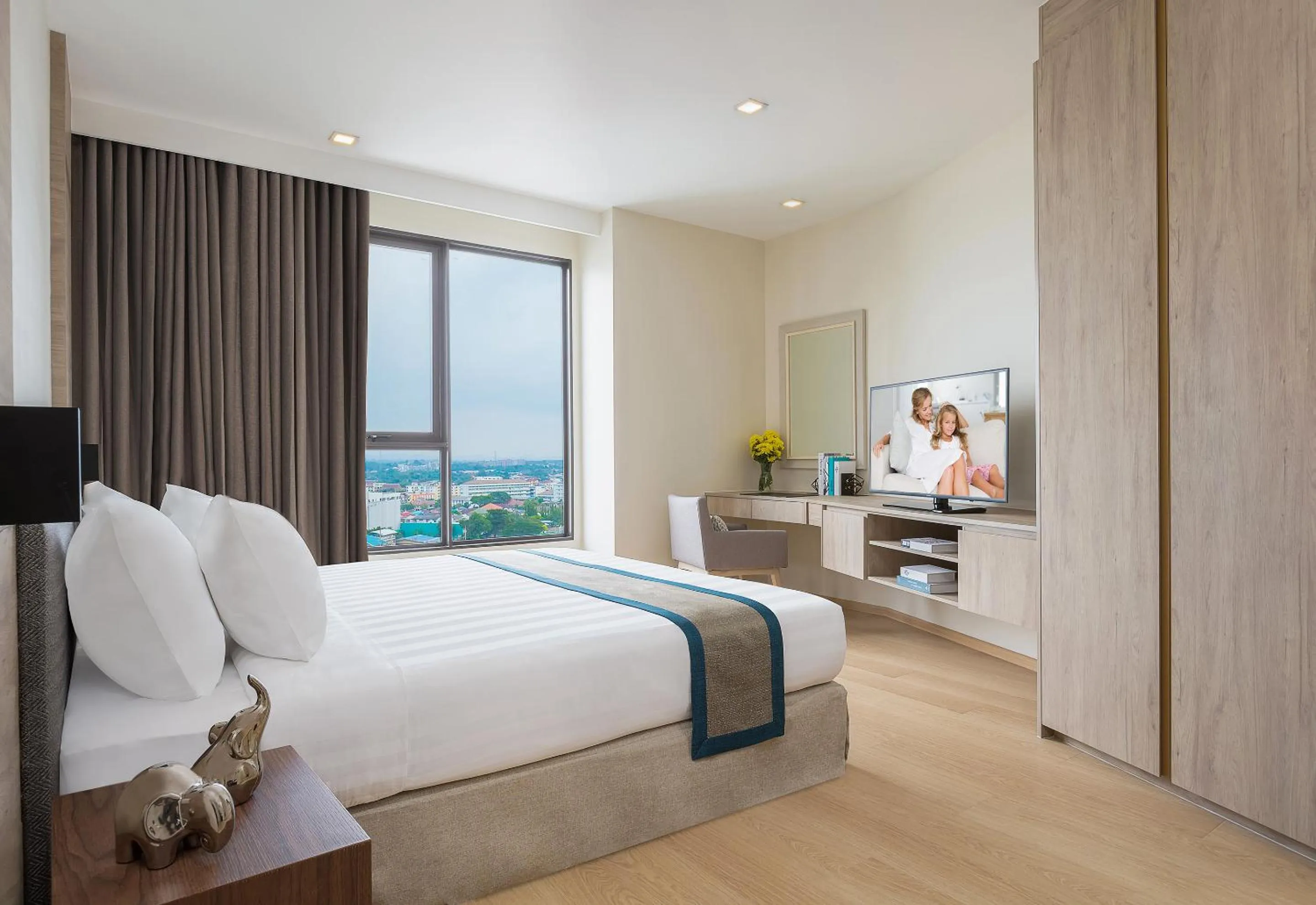 Bed in Somerset Harbourview Sri Racha