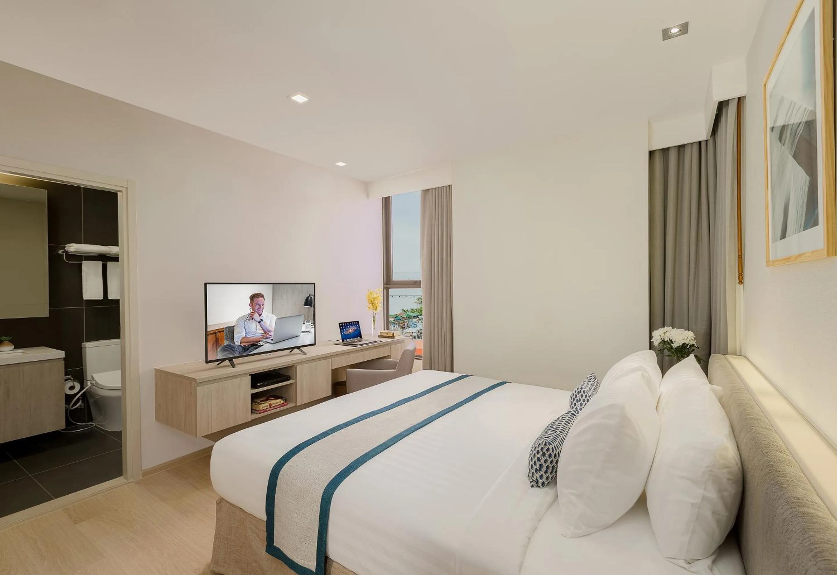 Bed in Somerset Harbourview Sri Racha