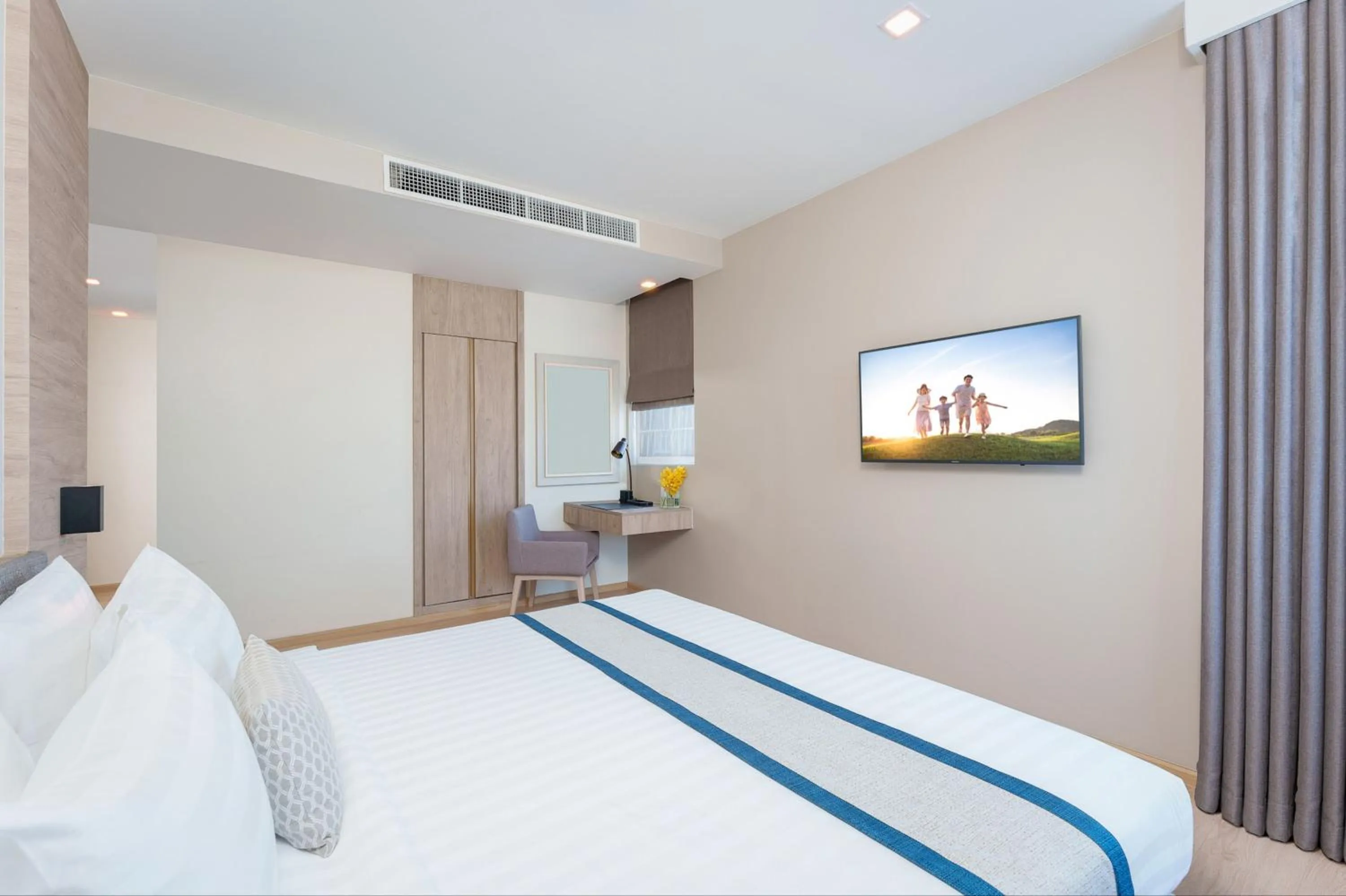 Bed in Somerset Harbourview Sri Racha