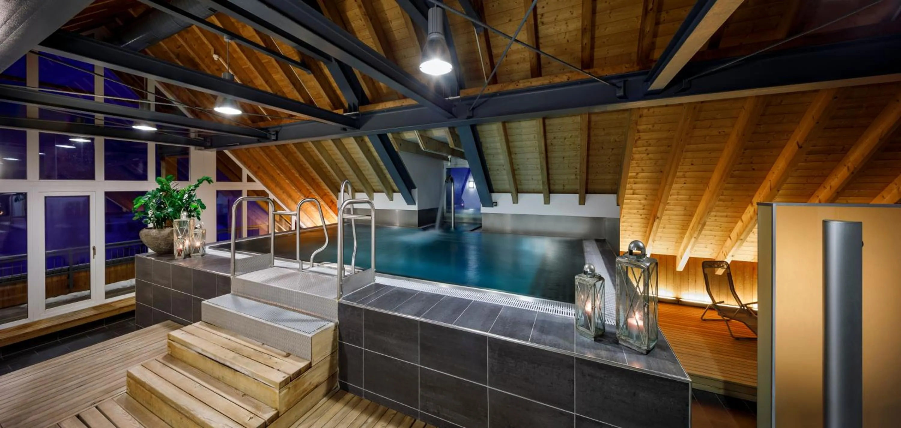 Swimming pool in Hirschen Guesthouse - Village Hotel