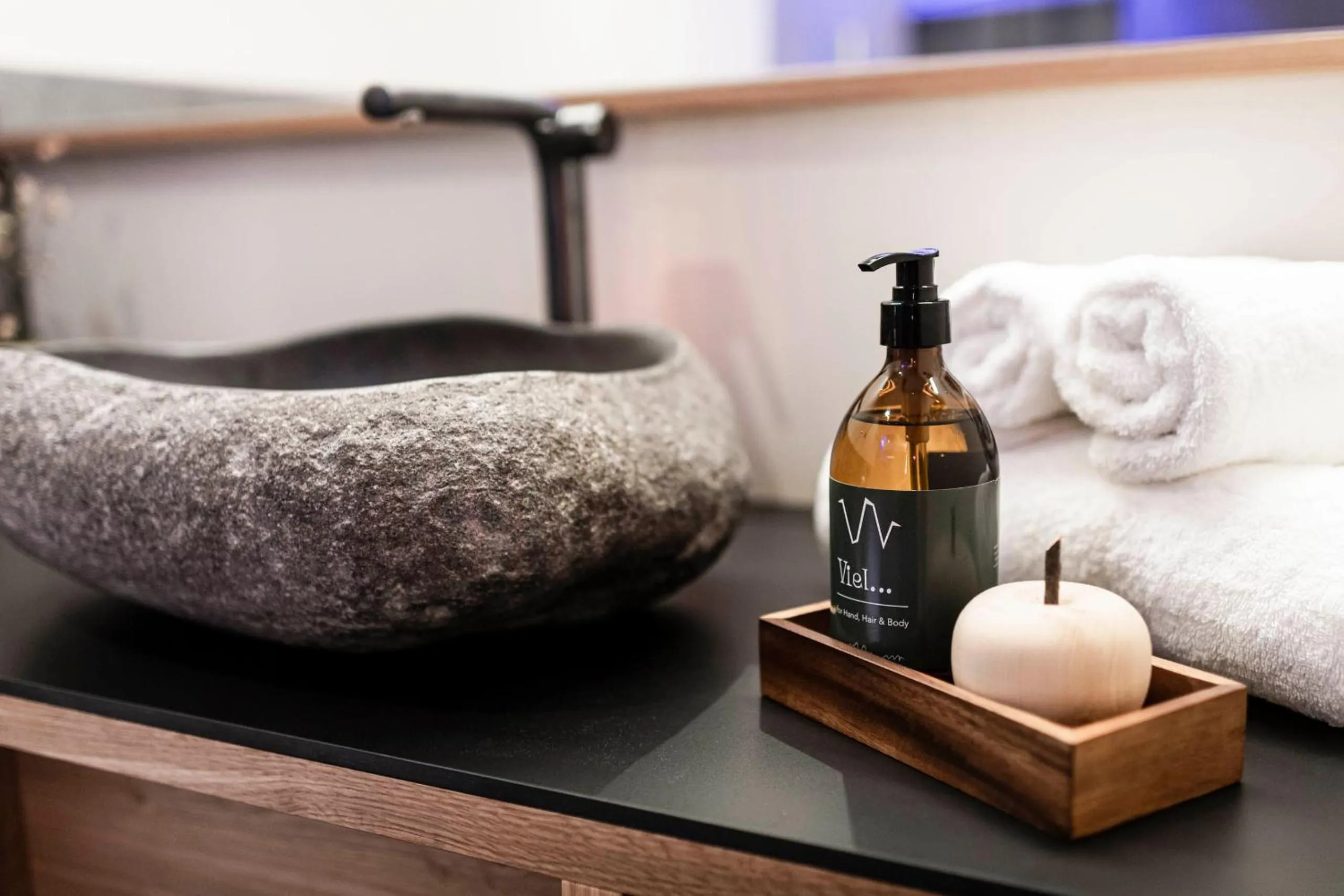 Bathroom, Bed in Viel Nois Guest House