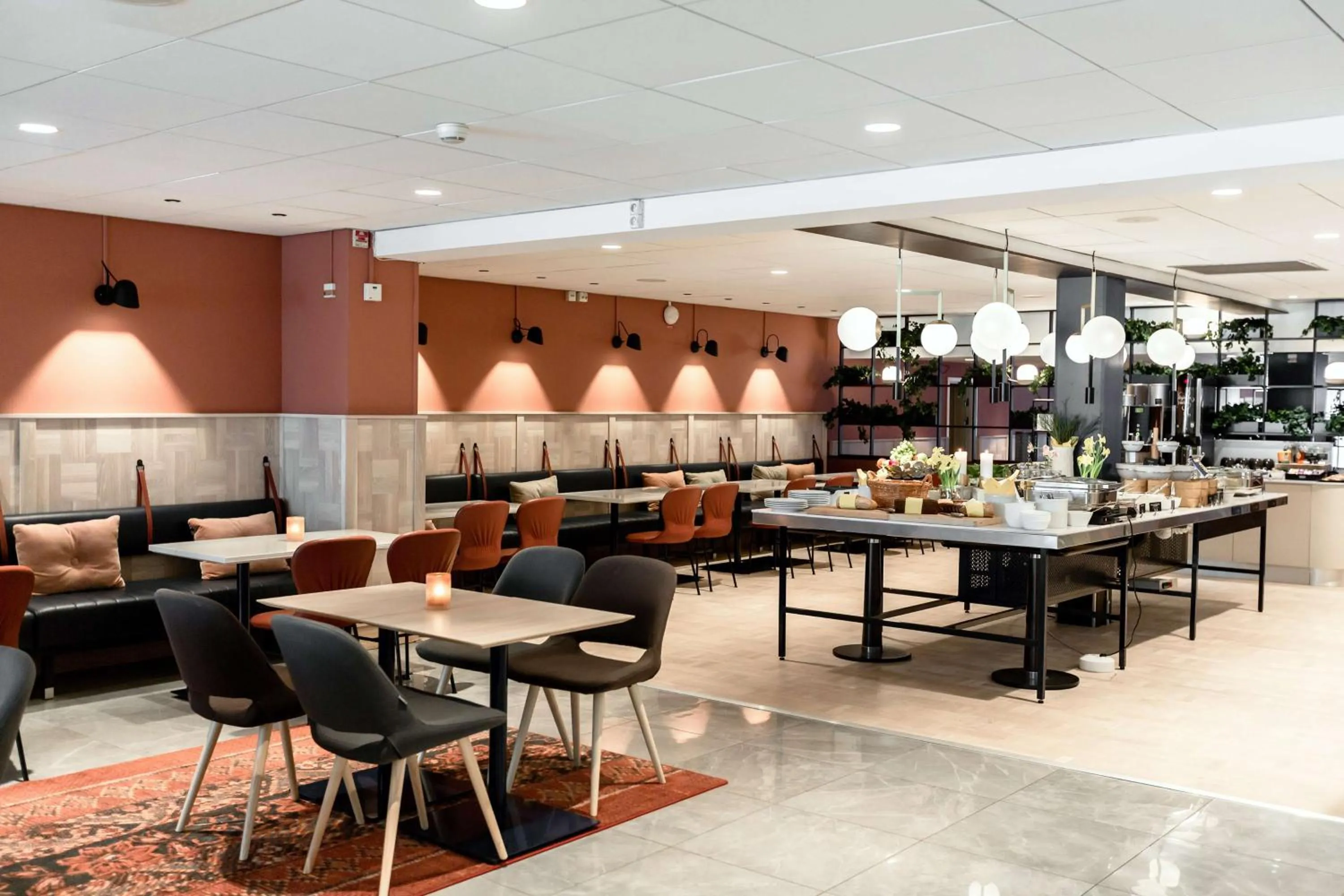 Restaurant/places to eat in Scandic Uplandia