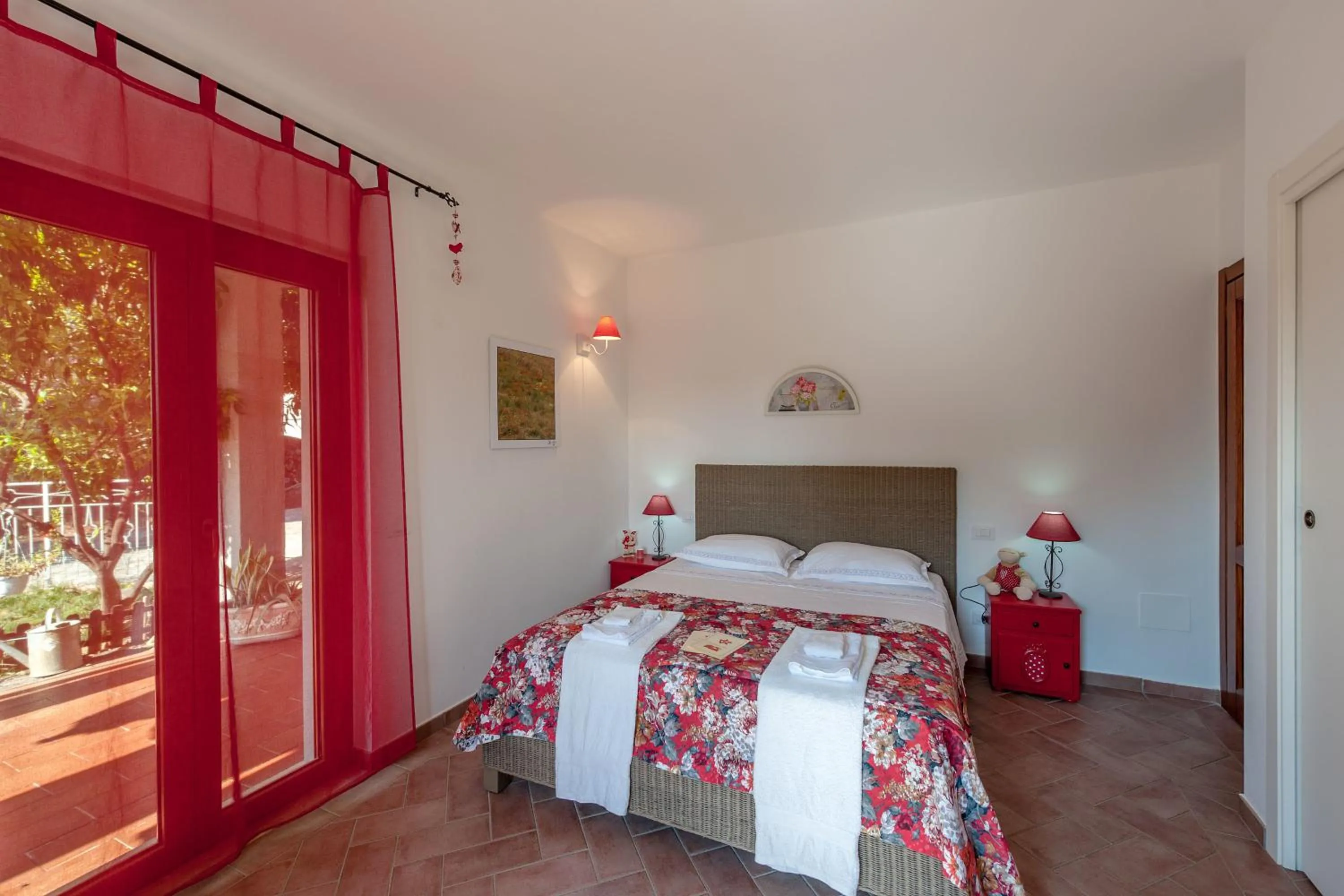 Photo of the whole room, Bed in Le Tartarughe rooms