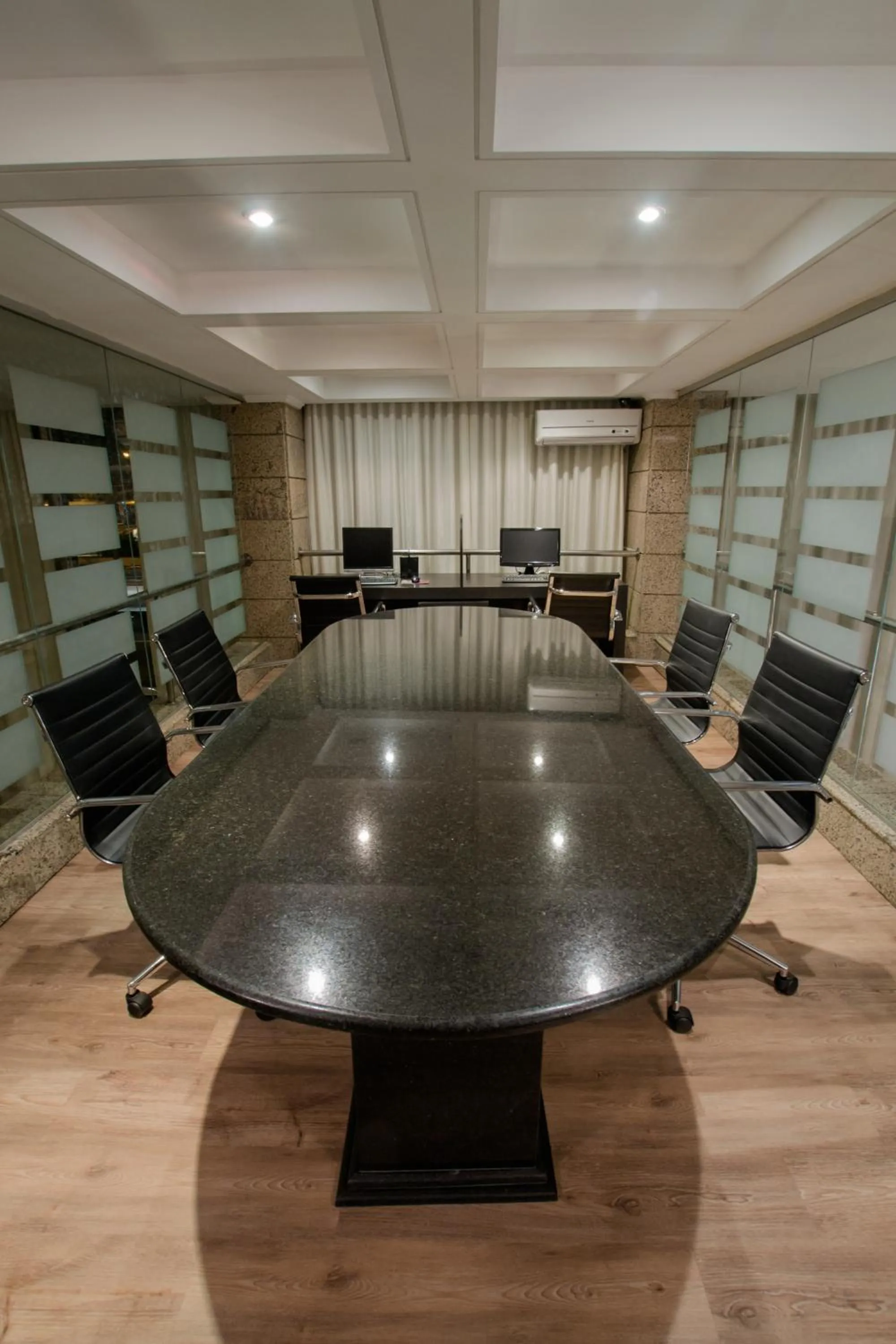 Business facilities in SJ Royal - San Juan Curitiba