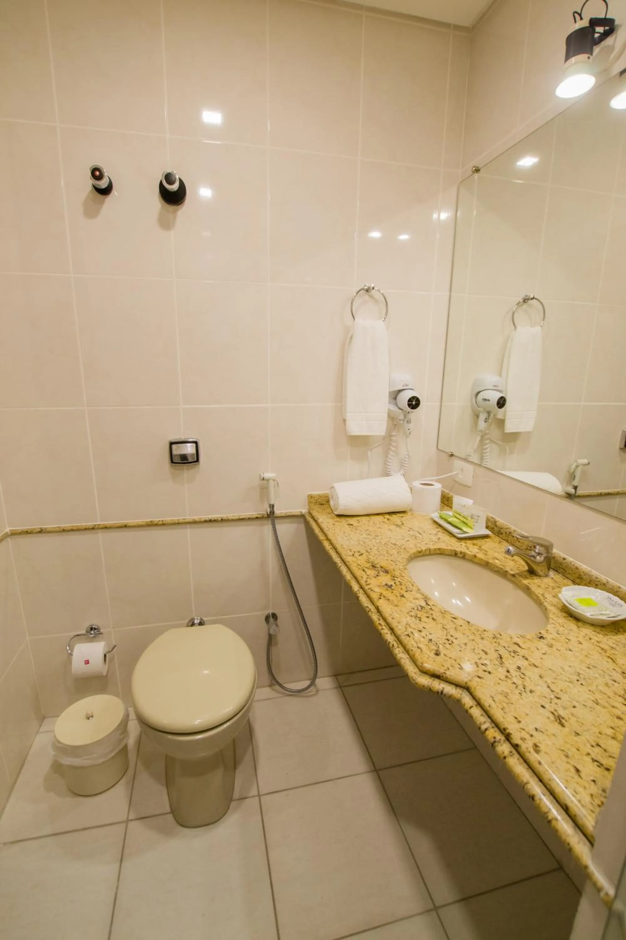 Shower in SJ Royal - San Juan Curitiba