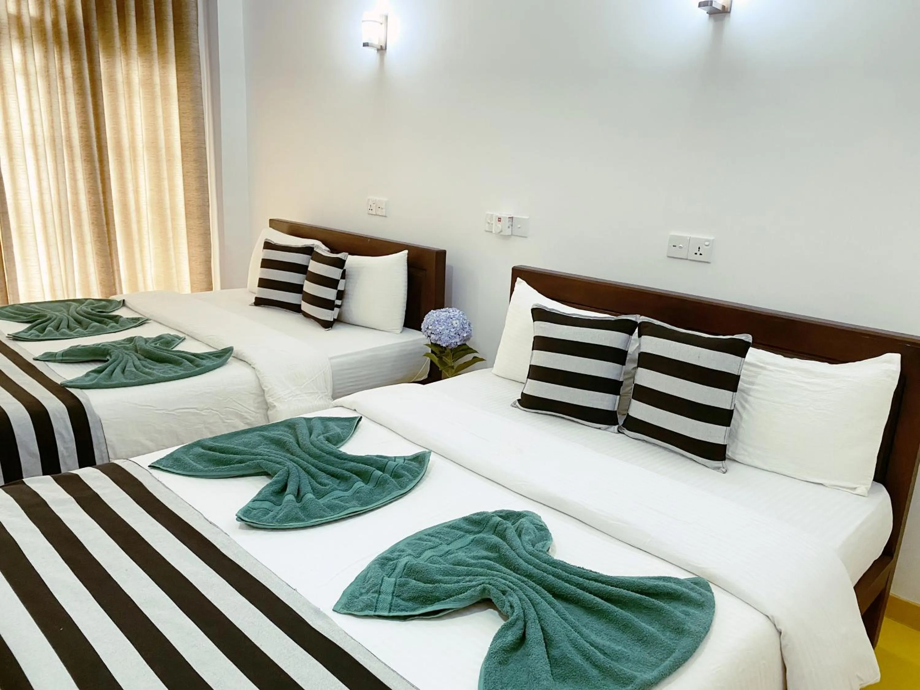 Bedroom, Bed in Misty Elegance - Ella.