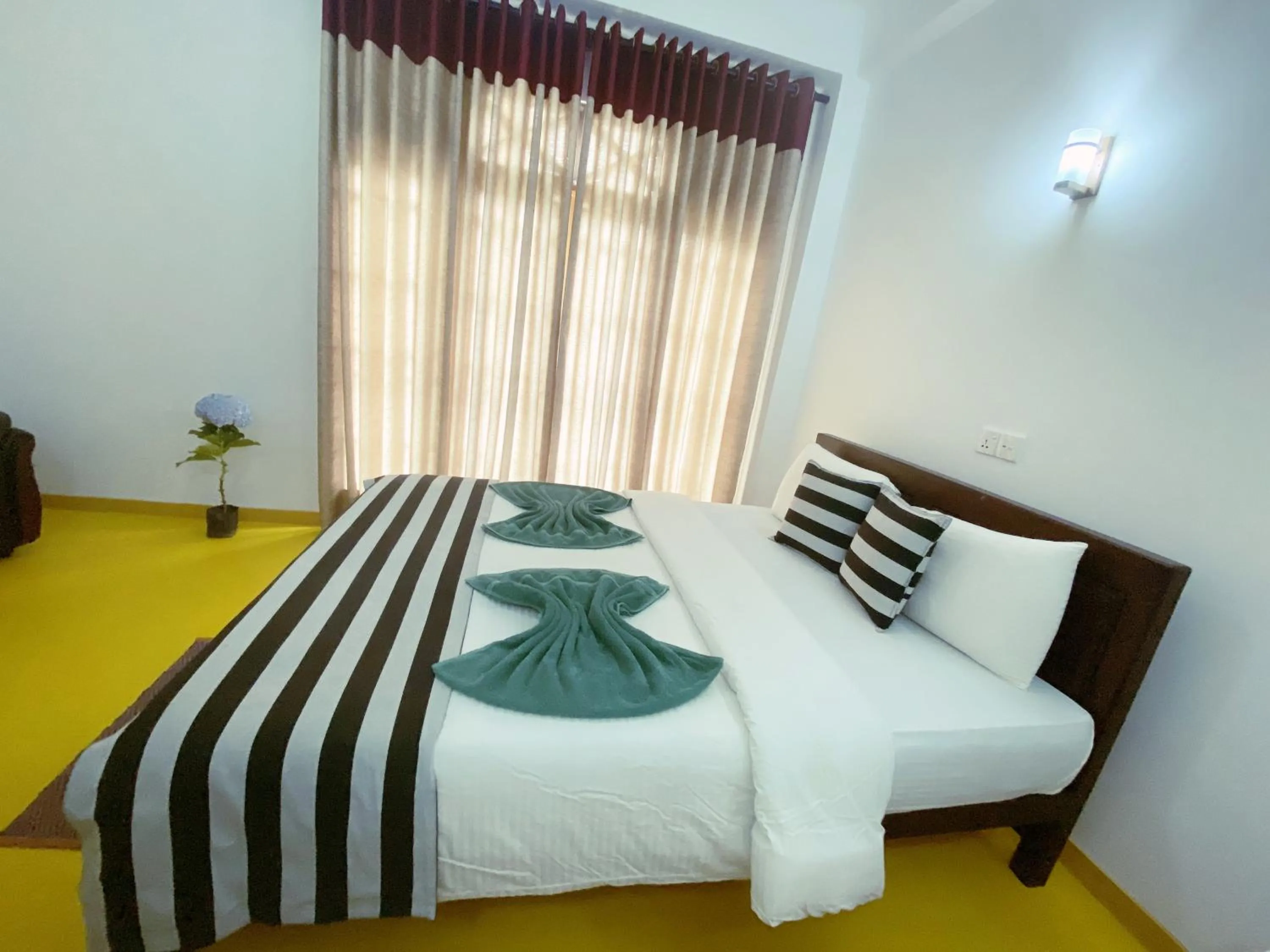 Bedroom, Bed in Misty Elegance - Ella.