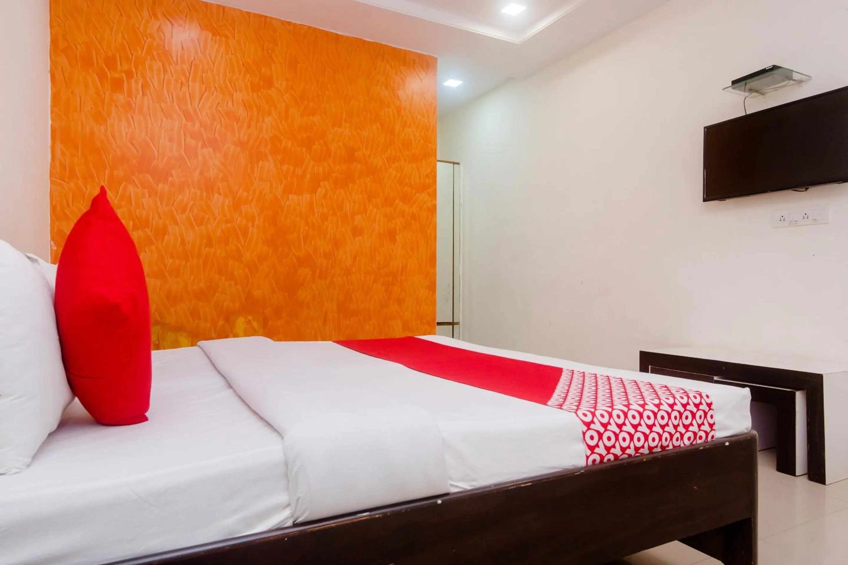 Bedroom in Hotel O Manori Resort