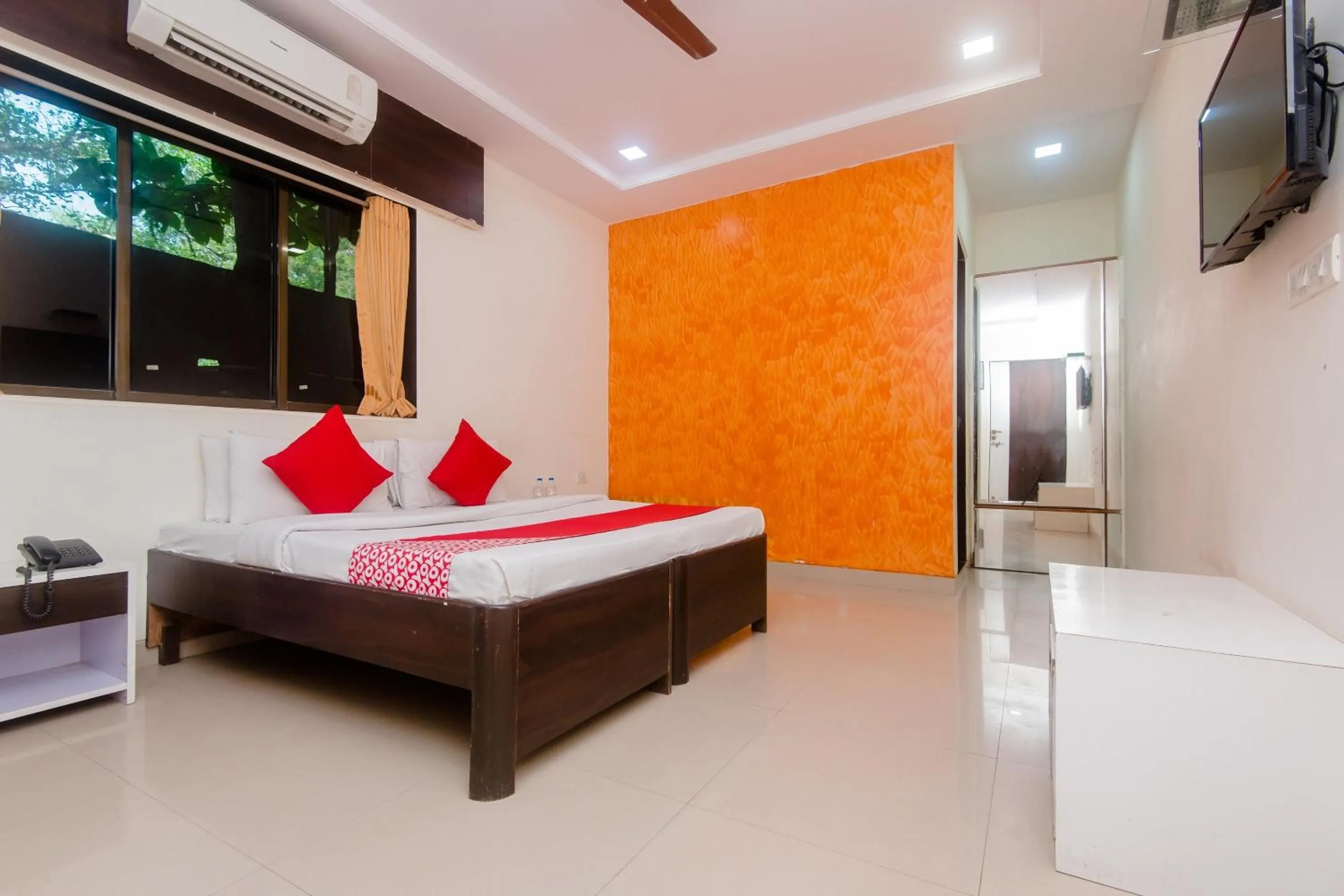 Bedroom in Hotel O Manori Resort