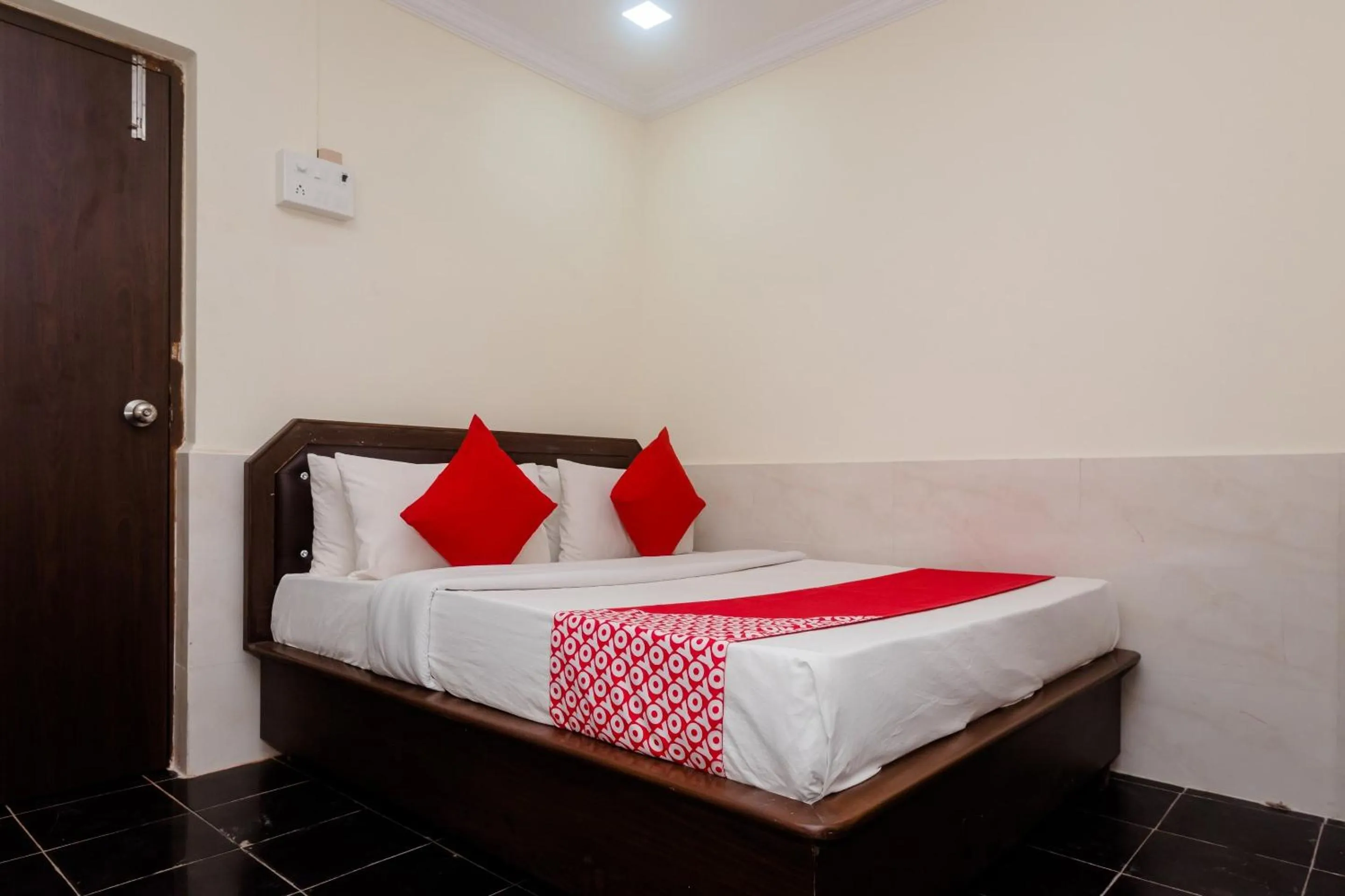 Bedroom in Hotel O Manori Resort