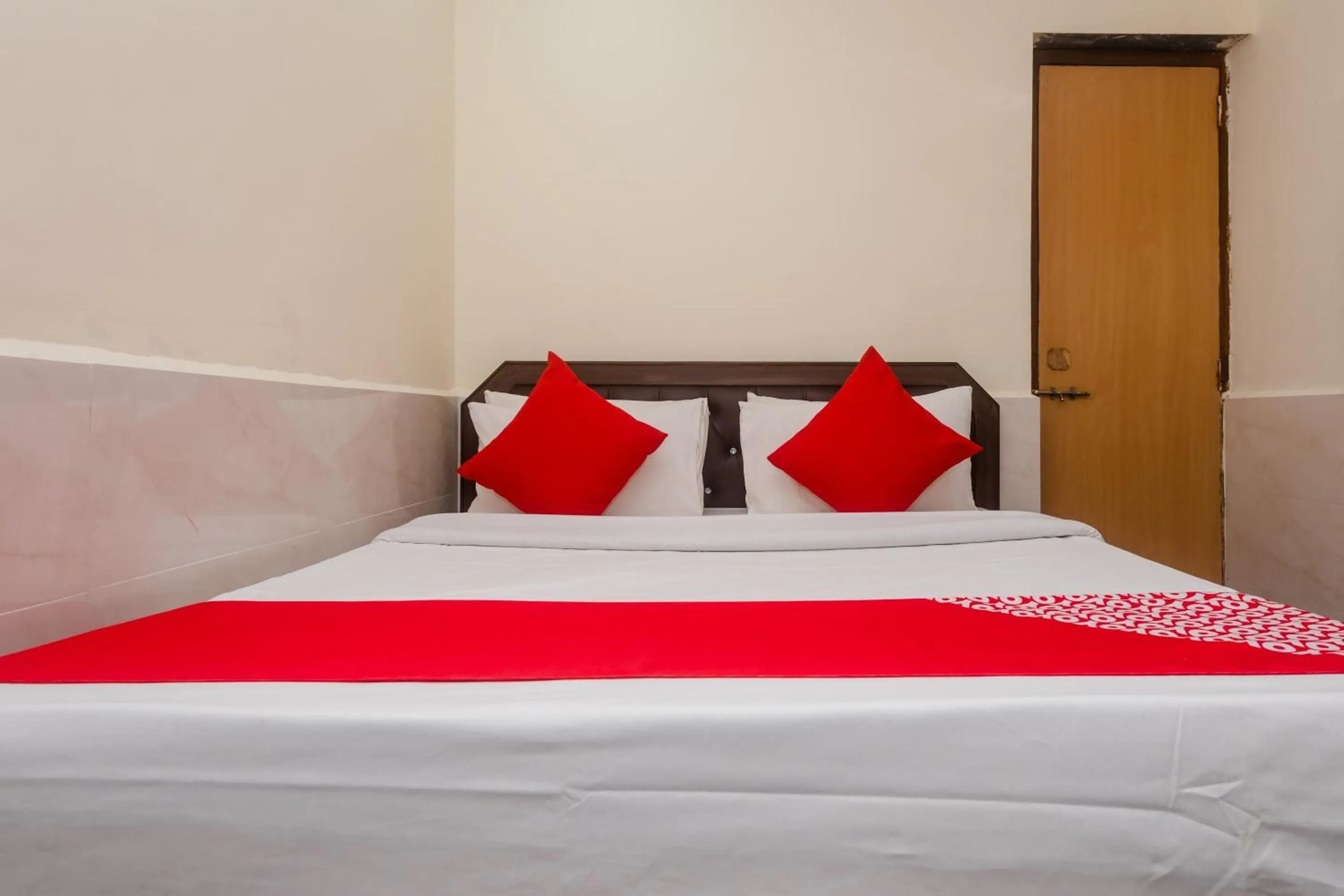 Bedroom in Hotel O Manori Resort