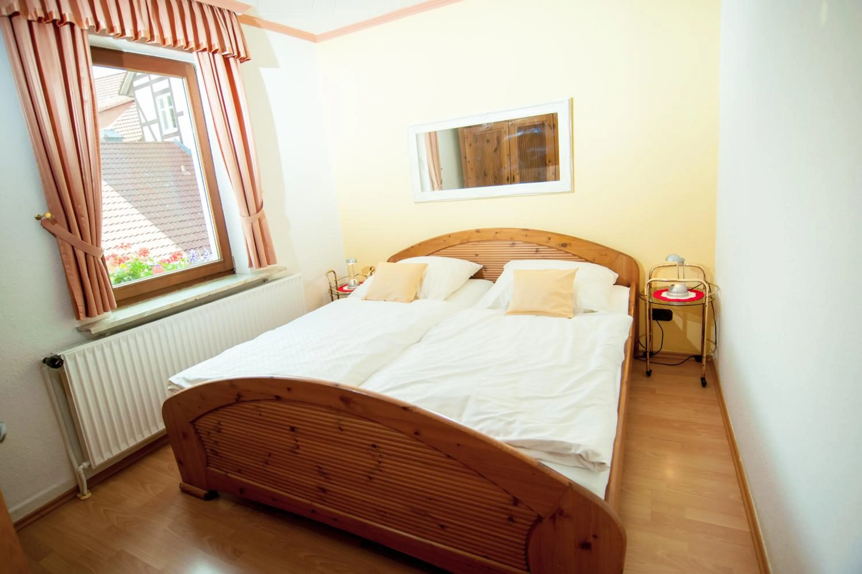 Photo of the whole room, Bed in Ferienapartments Schnibbe
